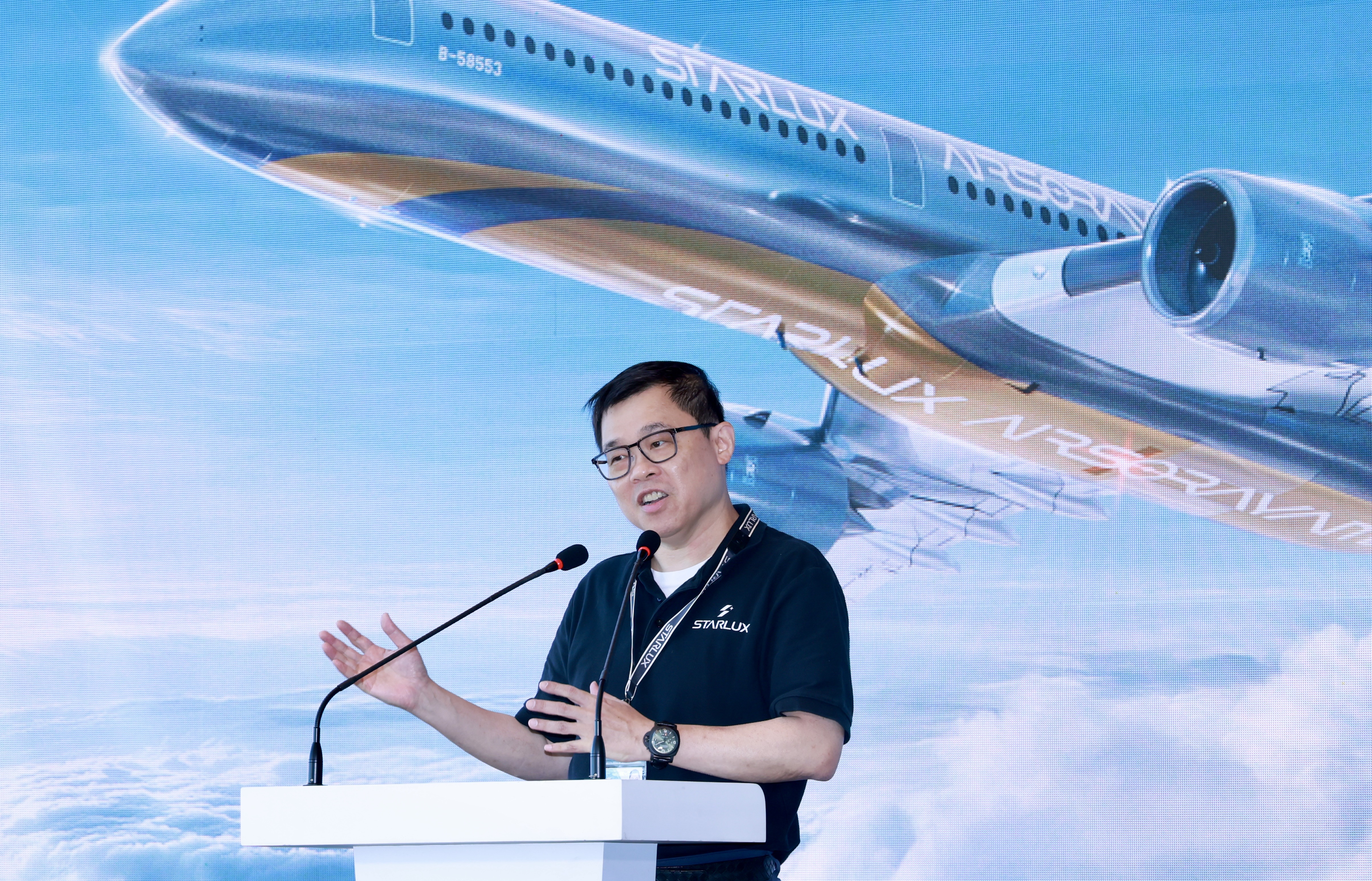 星宇航空董事長張國煒將於12日,親自執飛「空山銀」前往東京。