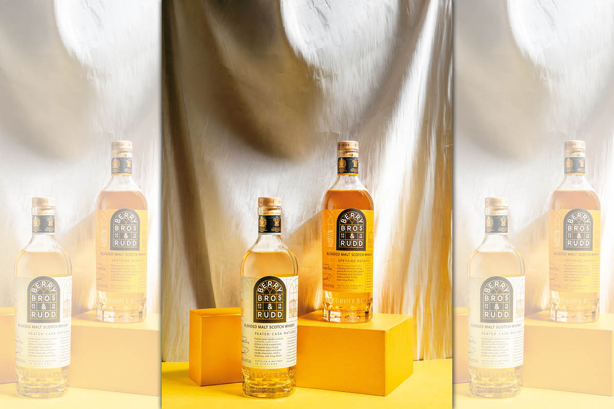 左為貝瑞雅仕（雙桶型之）泥煤蘇格蘭威士忌，右為貝瑞雅仕（雙產區之） 斯貝賽蘇格蘭威士忌。