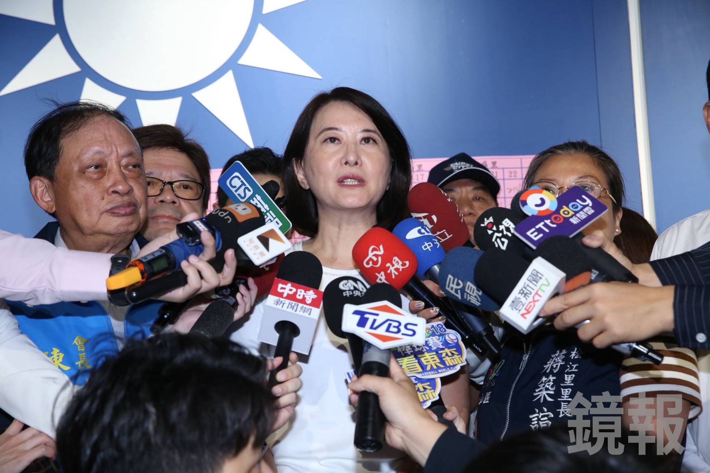 王鴻薇表示，已將張姓助理停職並接受行政調查。（鏡報董孟航）