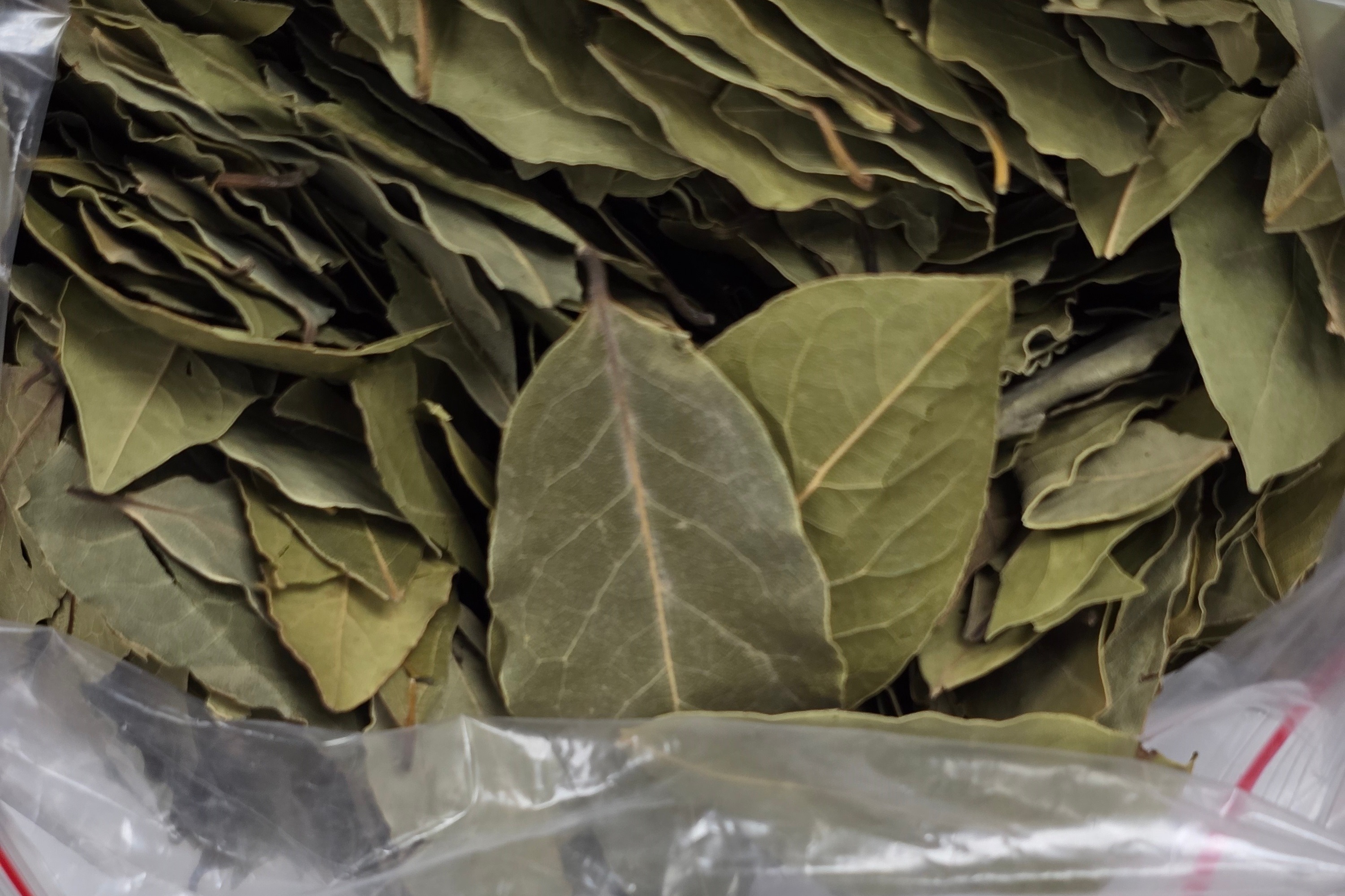 食藥署公布最新邊境查驗不合格名單，台灣知名辛香調味料品牌「小磨坊」再度出包。（食藥署提供）