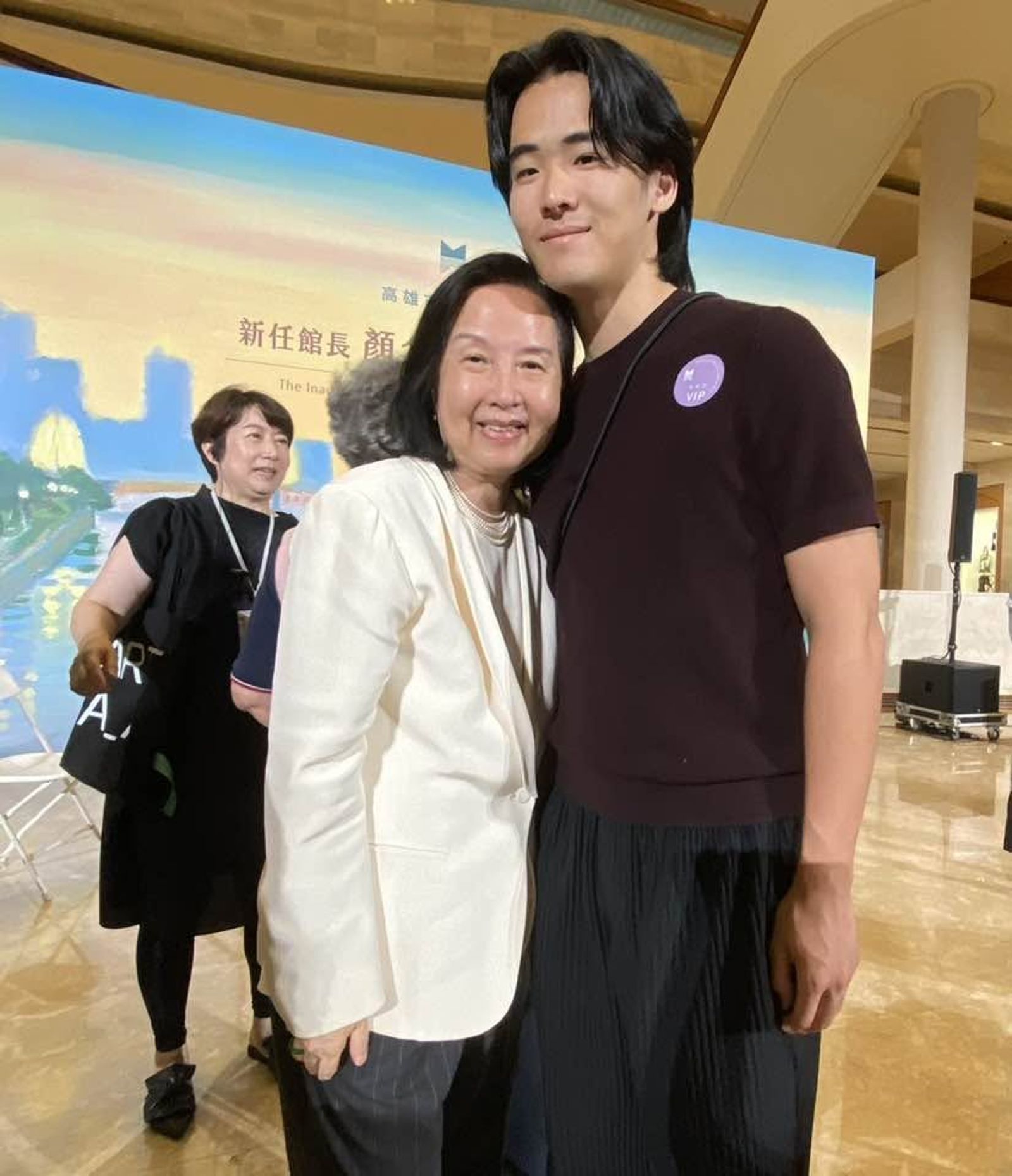 從徐莉玲的社群分享中，可見她和二兒子林佳翰的關係緊密。（翻攝自徐莉玲臉書）