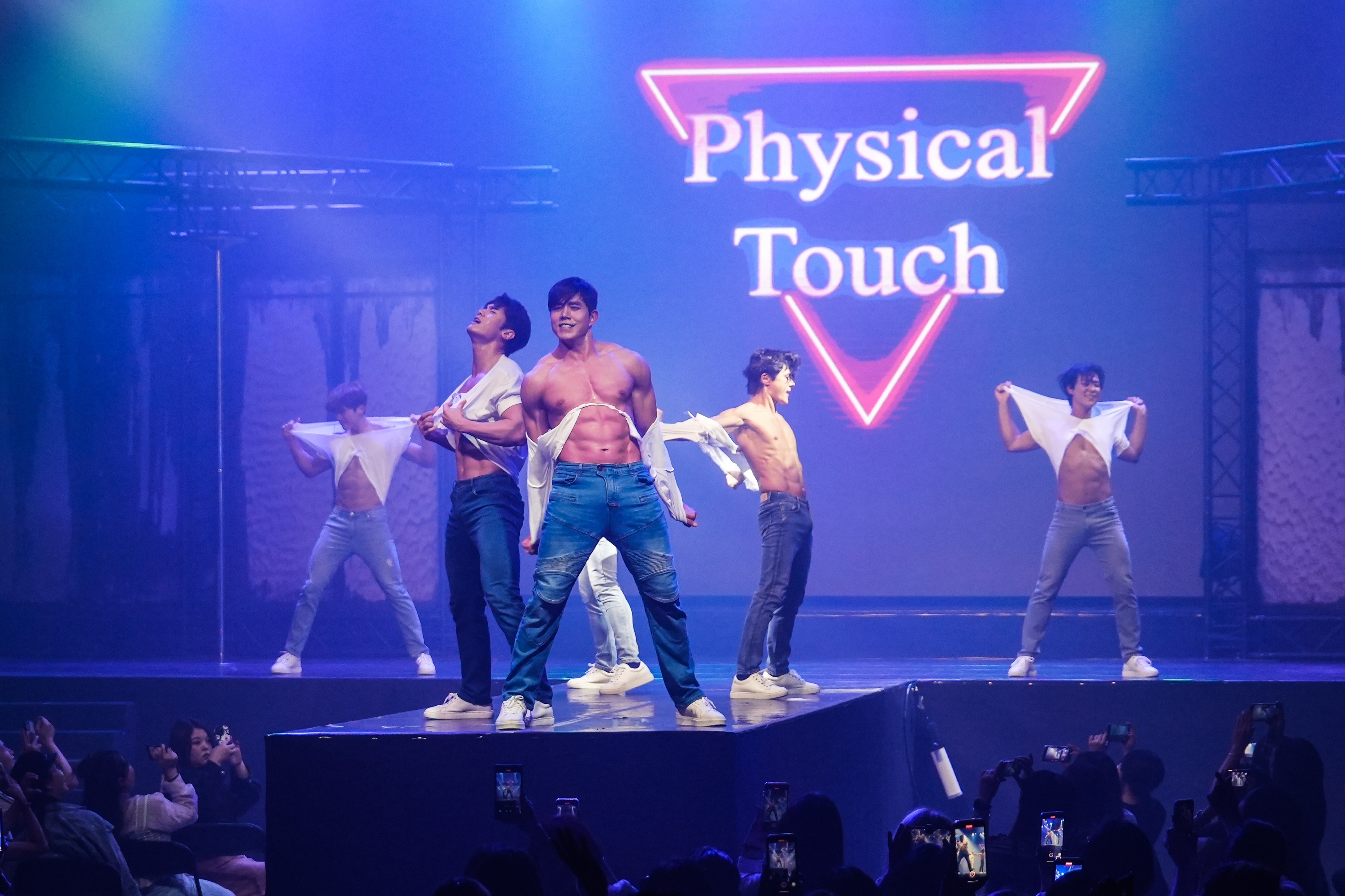《Physical Touch》六位猛男歐巴大秀結實肌肉肉體美。(趣韓國提供)