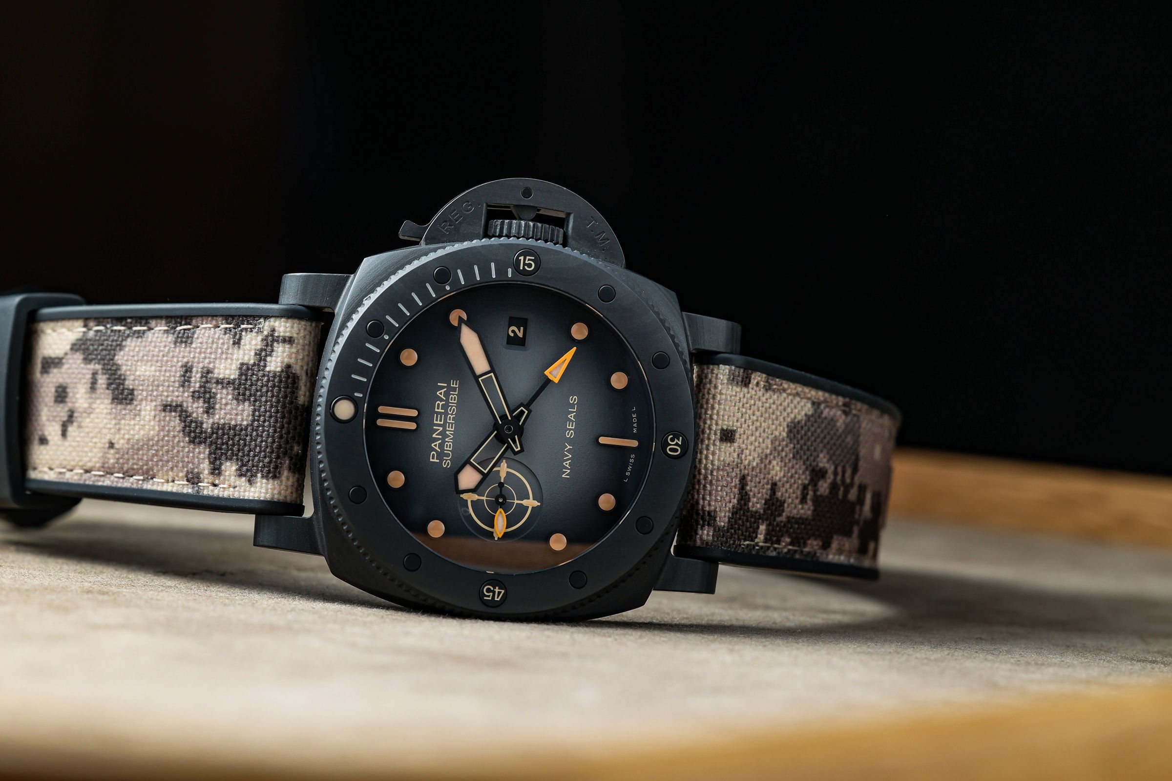 PAM01513，44mm Carbotech™錶殼，搭載P.900/GMT自動上鍊機芯，定價NT$607,000。