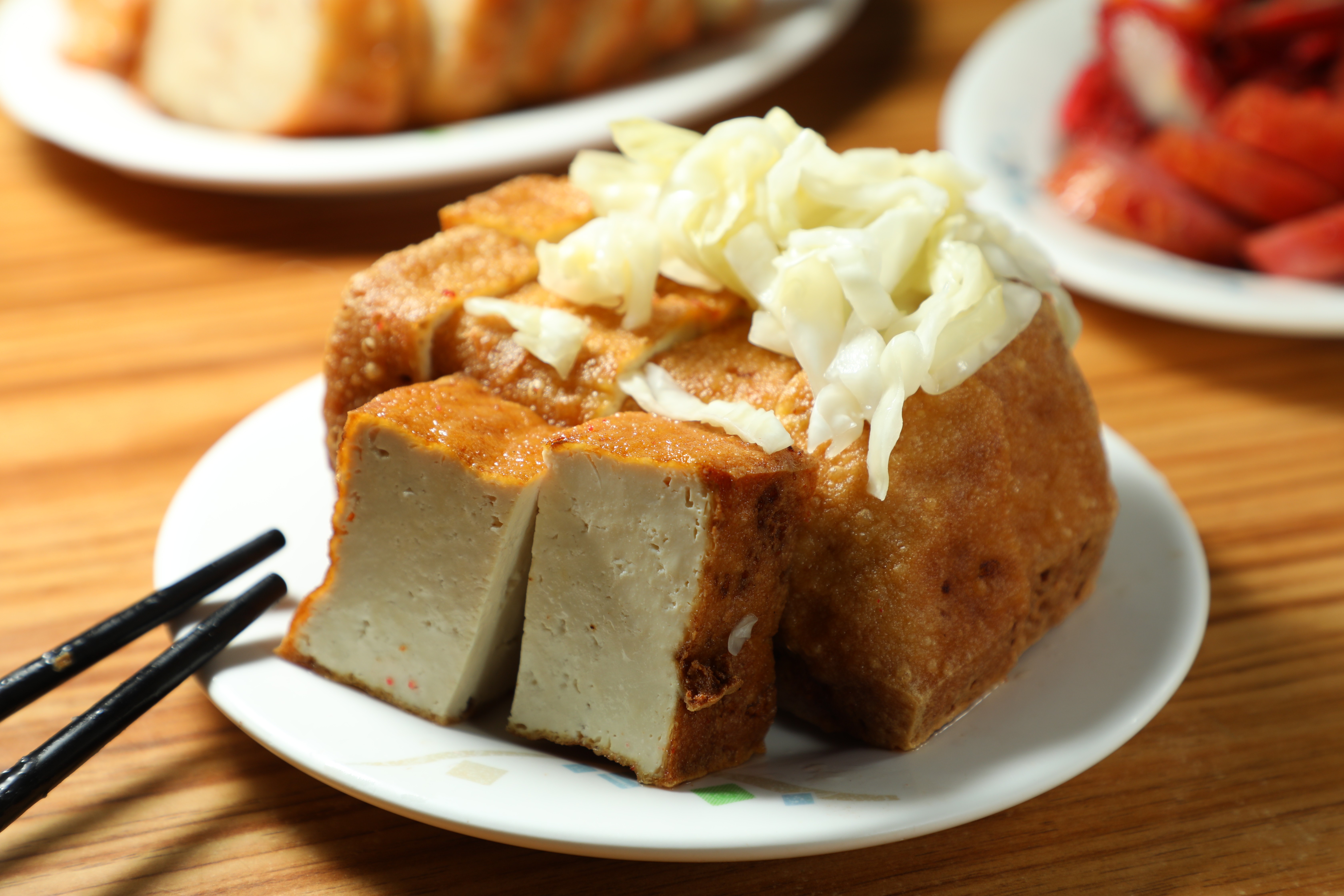 「炸豆腐」厚實飽滿，豆味十足。（45元／份）