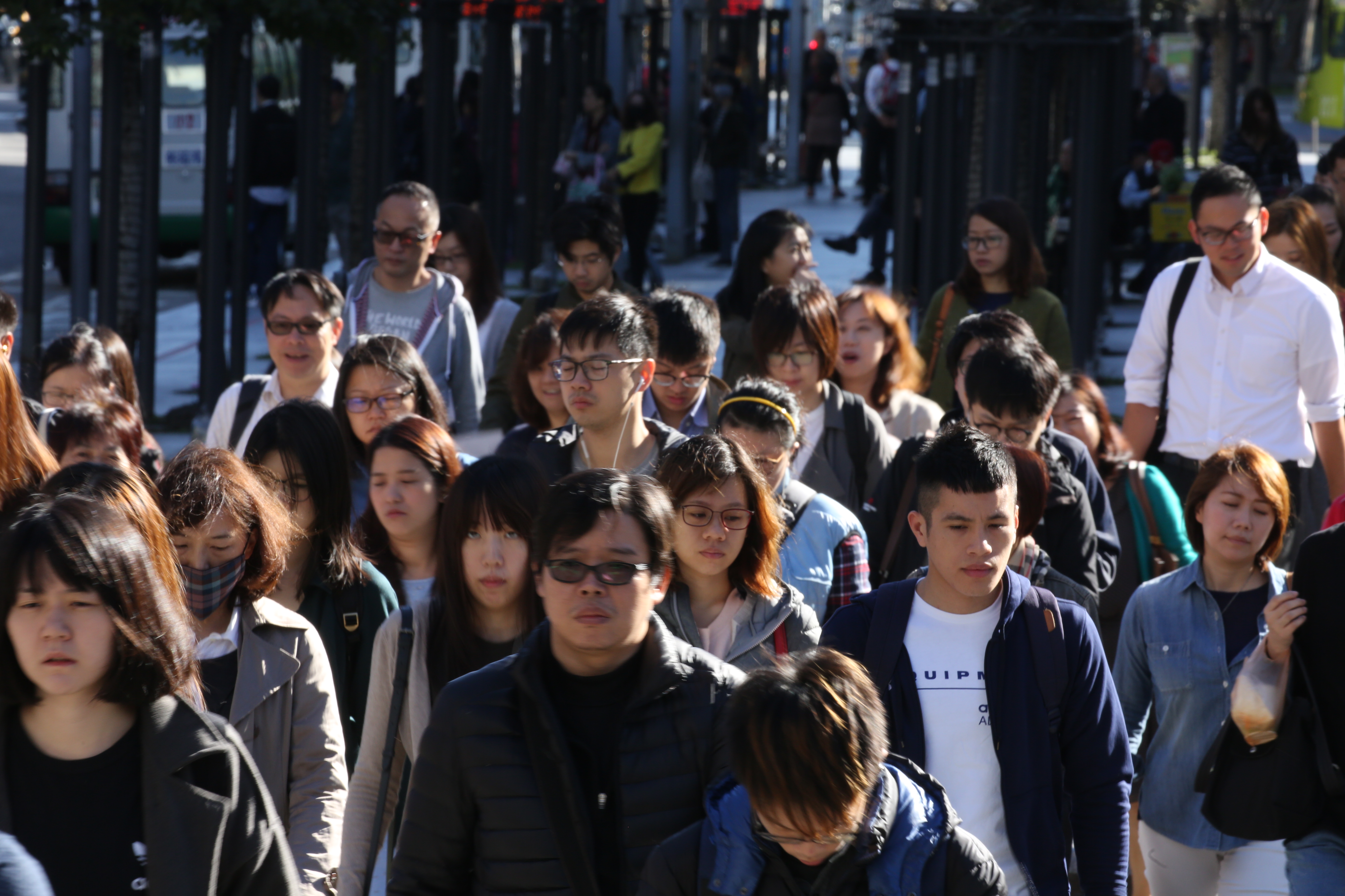 勞工紓困貸款自本月5日開放申請，每人最高可貸10萬元。（示意圖，本刊資料照）