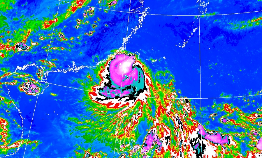 颱風楊柳已登陸台東太麻里，其暴風圈正籠罩台東、花蓮、南投及台中以南陸地。（中央氣象署提供）