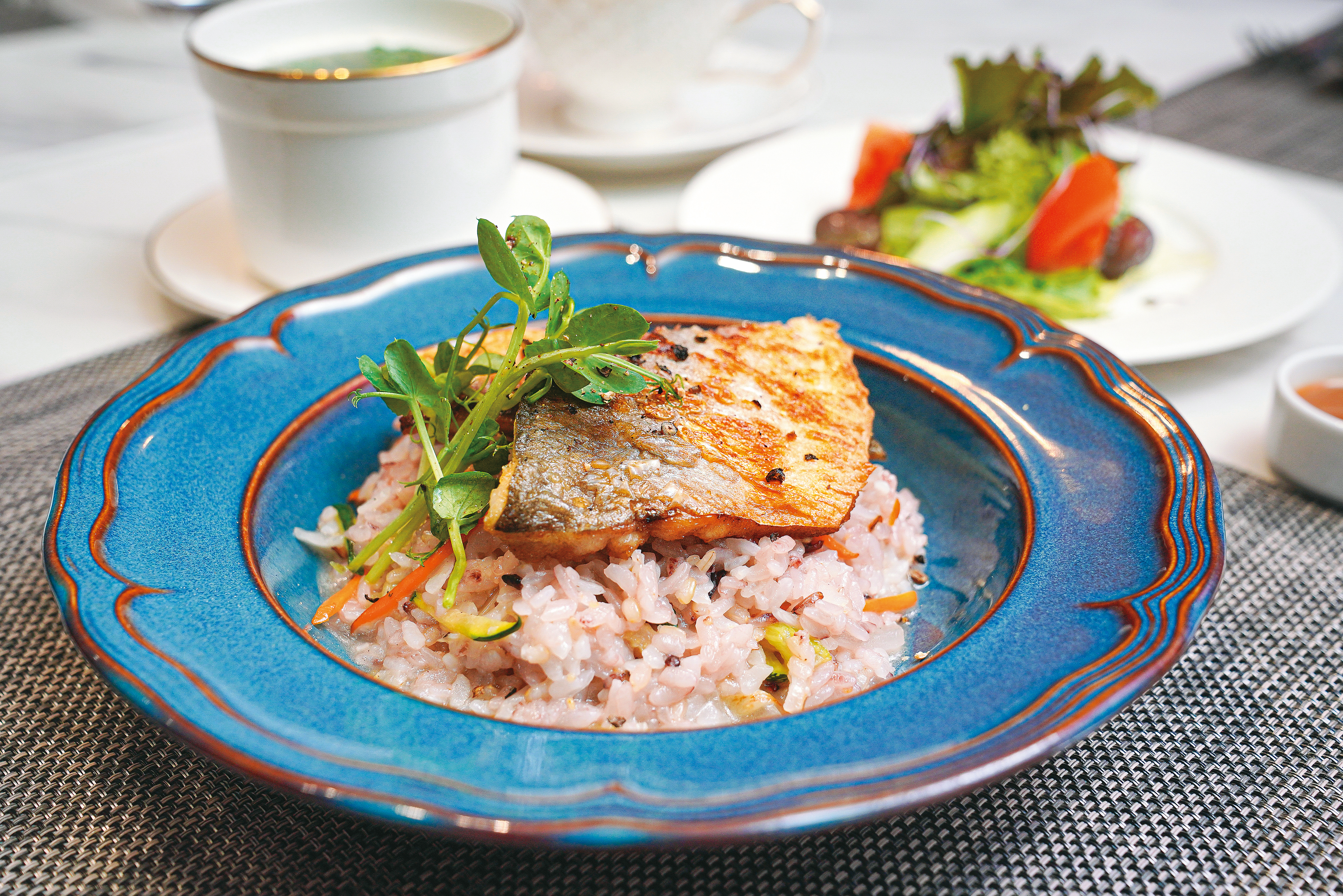 「JIAMI呷米友善餐廳」選用符合責任漁業要求的午仔魚入饌。（攝影／楊弘熙）