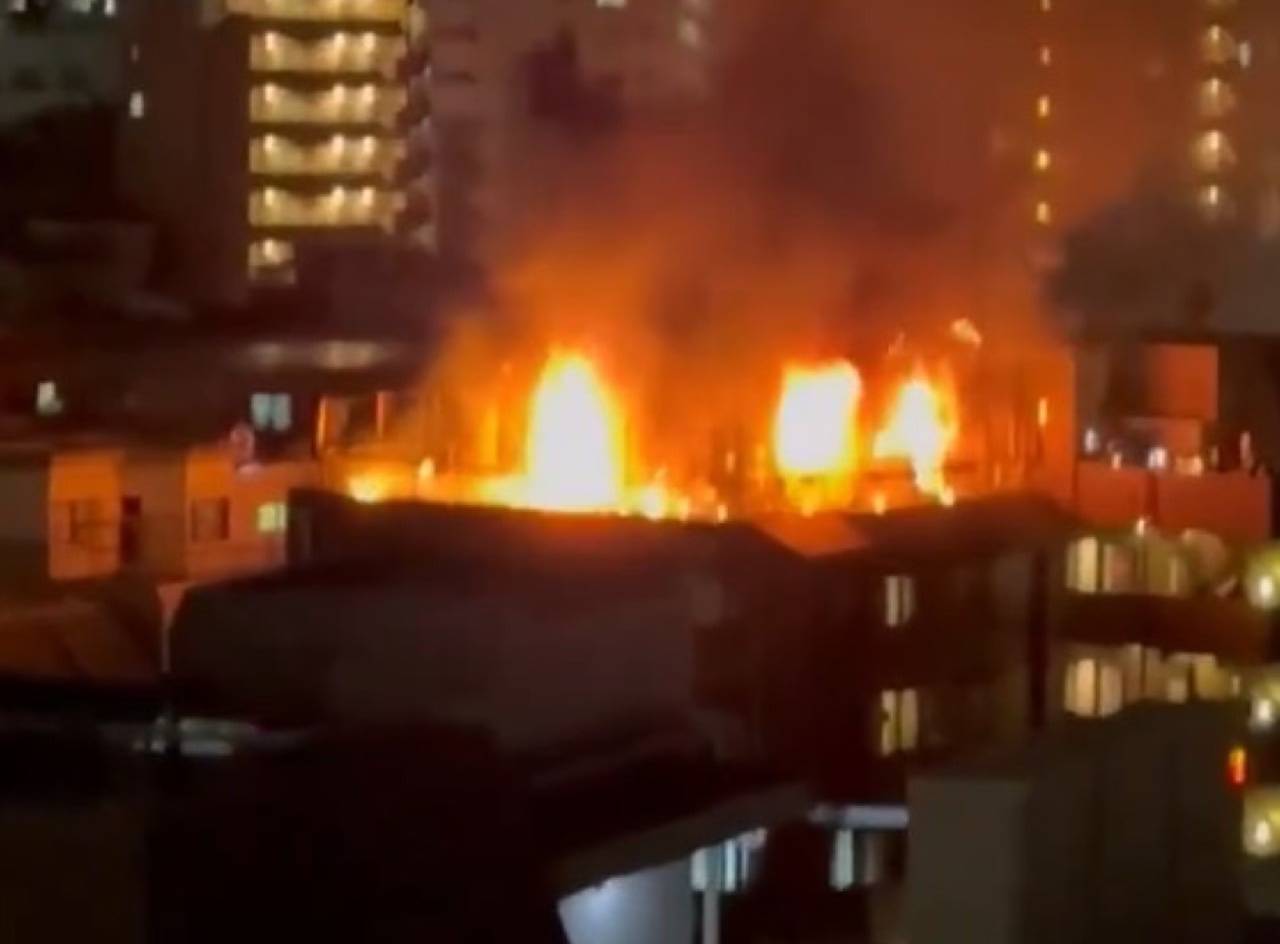 豬口邦子住家竄火，丈夫及大女兒疑似喪身火海。（翻攝自X）