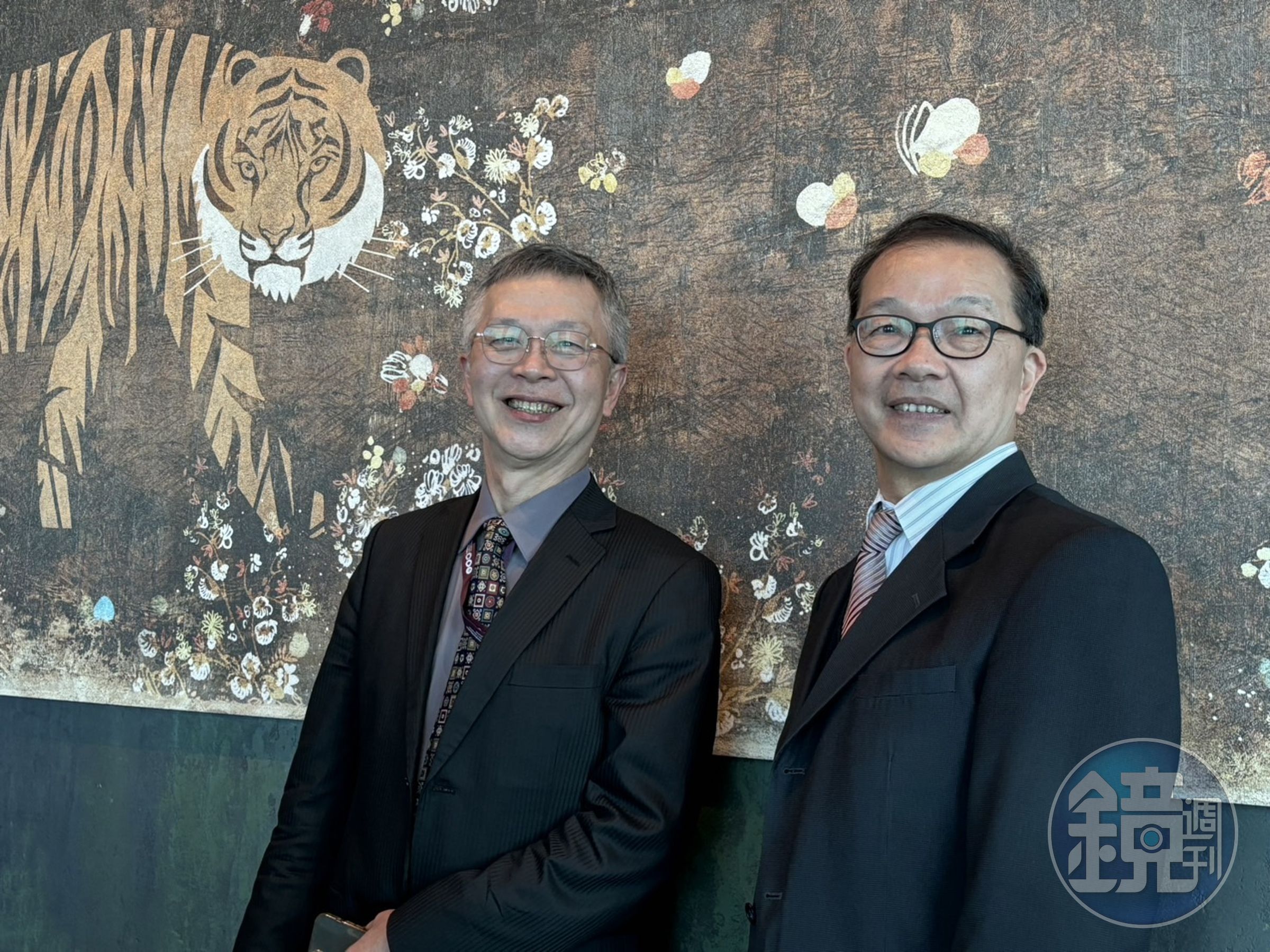 叡揚資訊董事長暨執行長張培鏞（左）與總經理陳世安（右），對公司今年營運狀況樂觀以對。