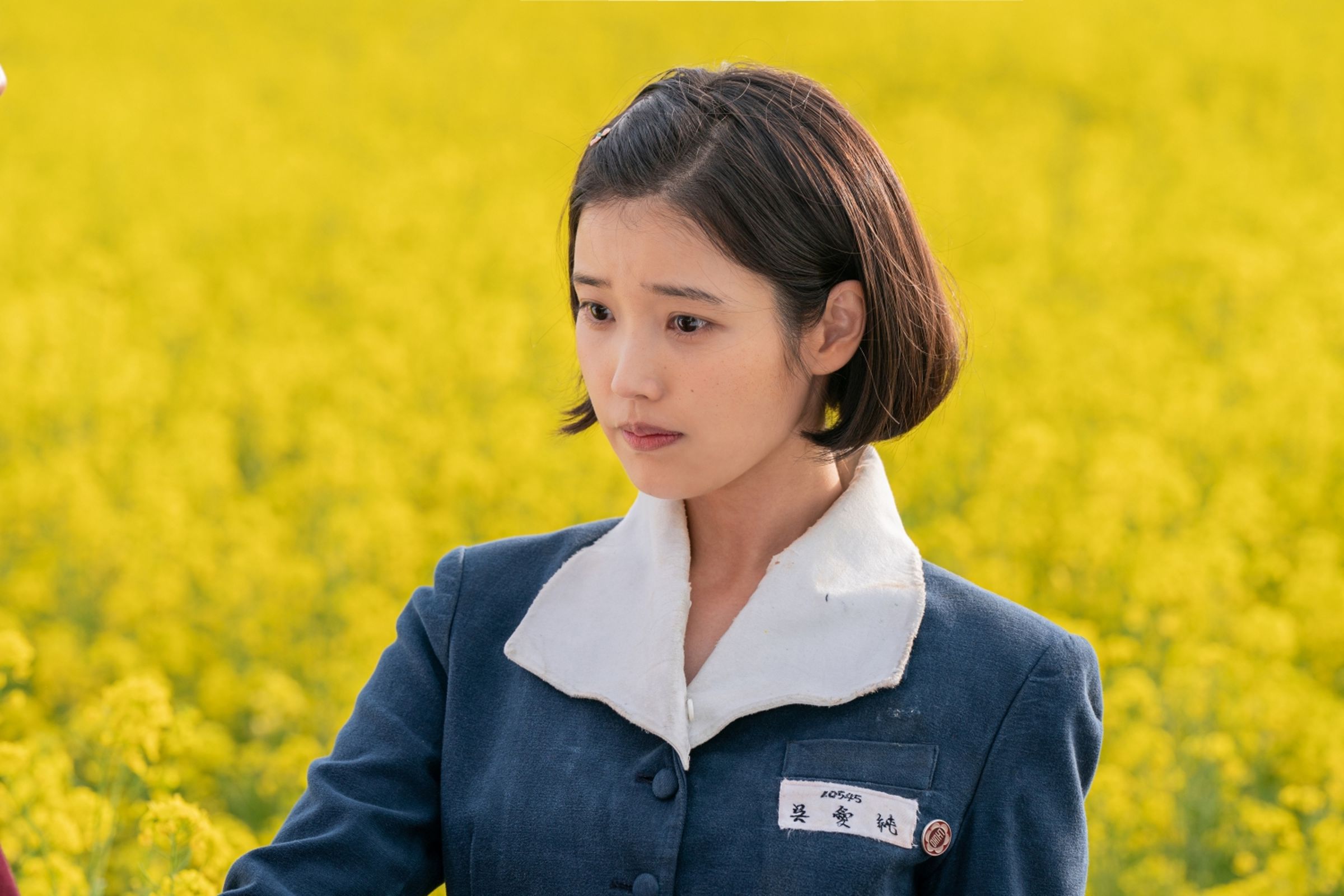 IU與朴寶劍都為《孝利家民宿》在濟州島待過一陣子，這次同為《苦盡柑來遇見你》主人公，IU笑說：「不知道導演選我們是不是因為這樣。」（Netflix提供）