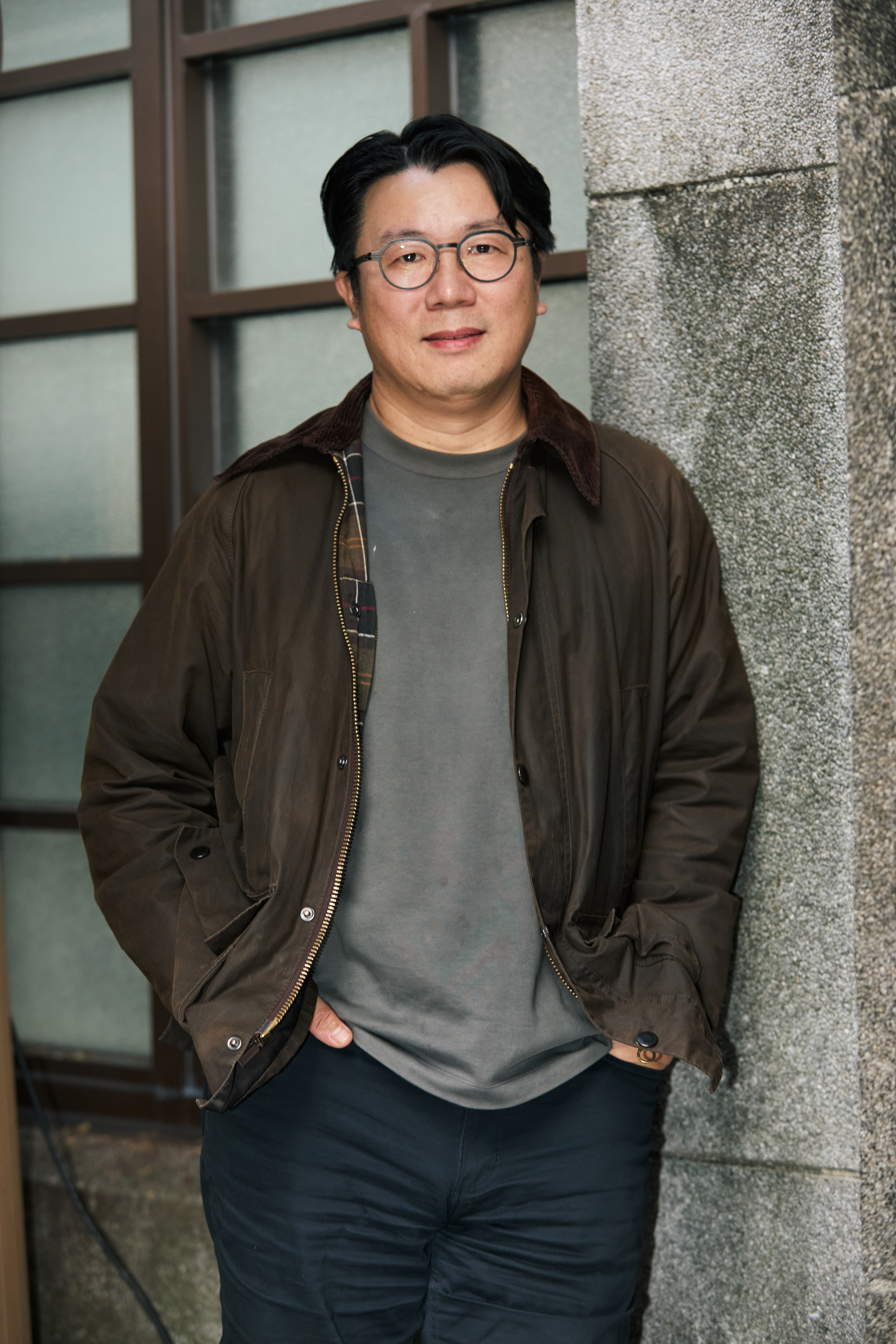 周文欽擅長人物及海洋題材，累積豐富的水下攝影經驗和專業技能。