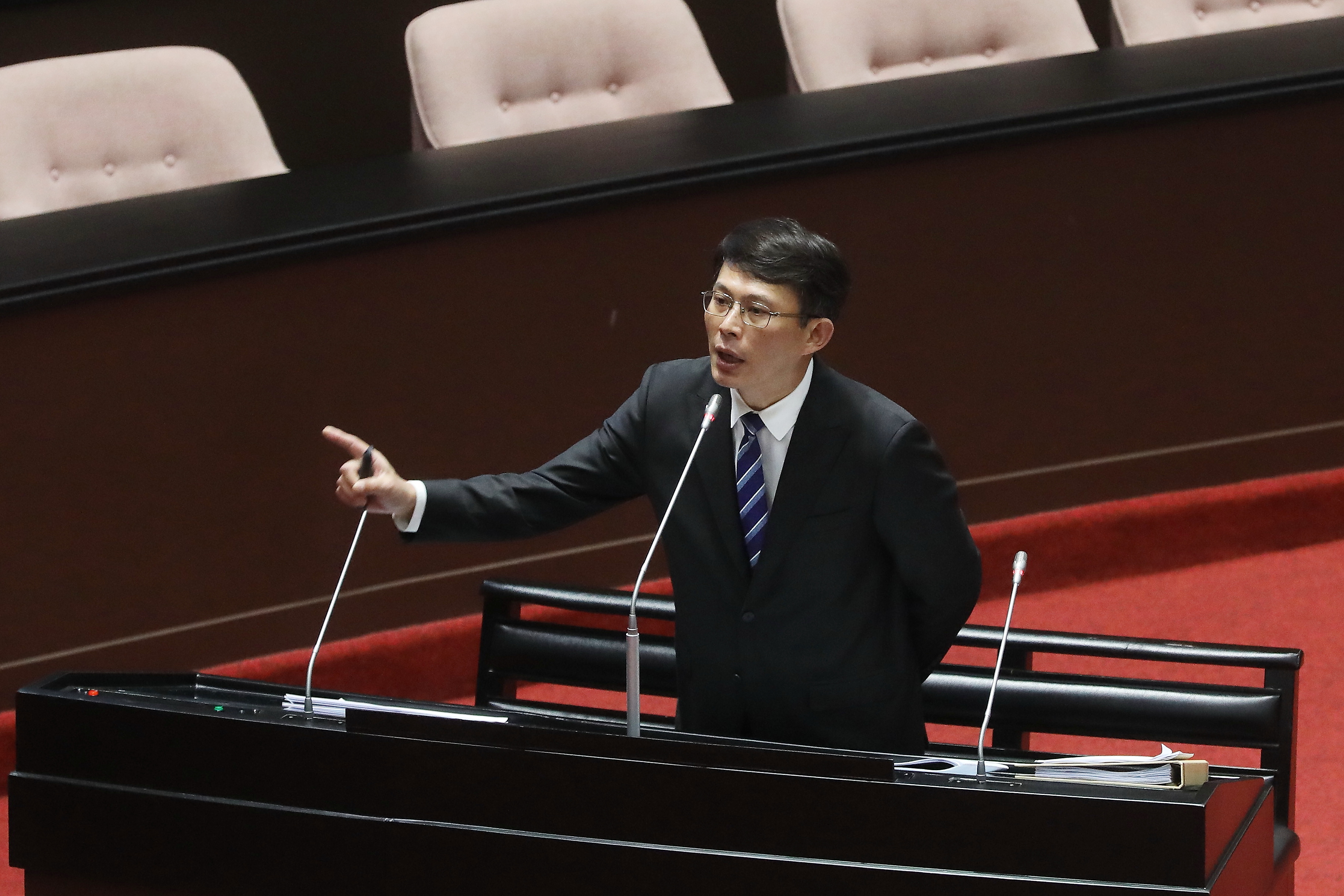 黃國昌認為李俊俋若仍有為官者的羞恥心，應知所進退。（本刊資料照）