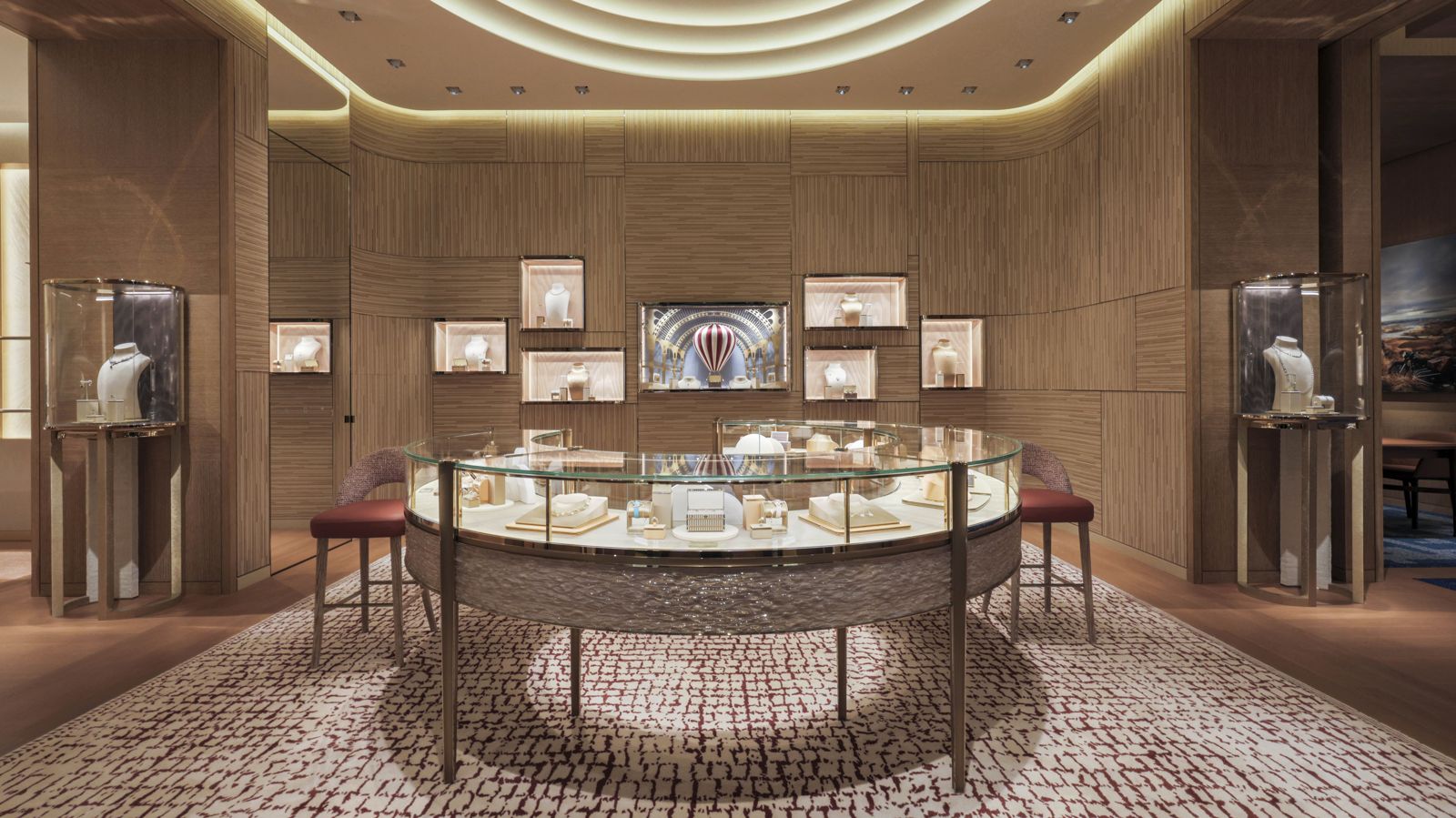 路易威登全台首家高級珠寶腕錶店落腳台中 獨家Vivienne Travellers吊墜項鍊可愛爆擊