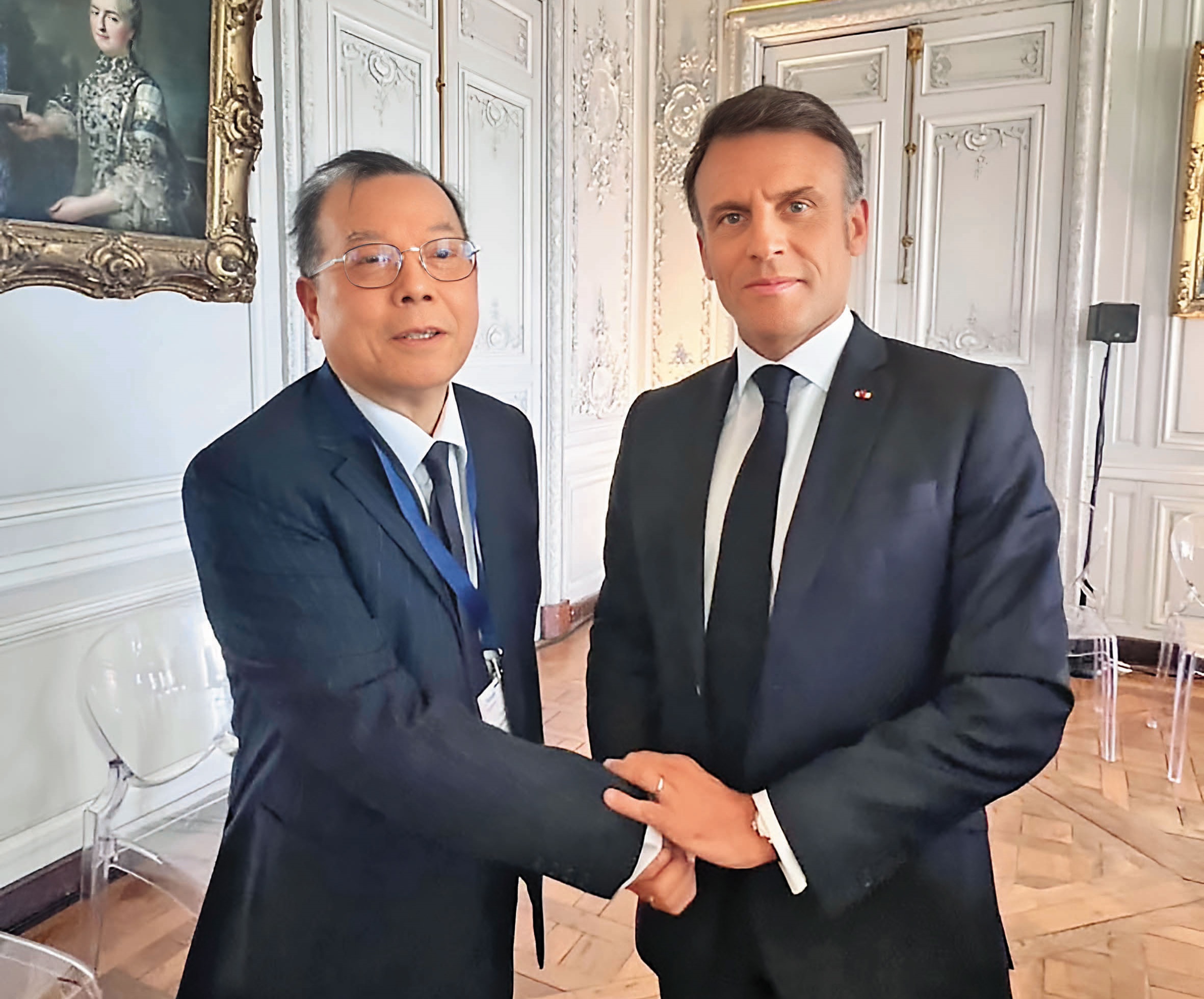 力積電董事長黃崇仁曾與法國總統馬克宏見面，大力宣傳台灣。（力積電提供）