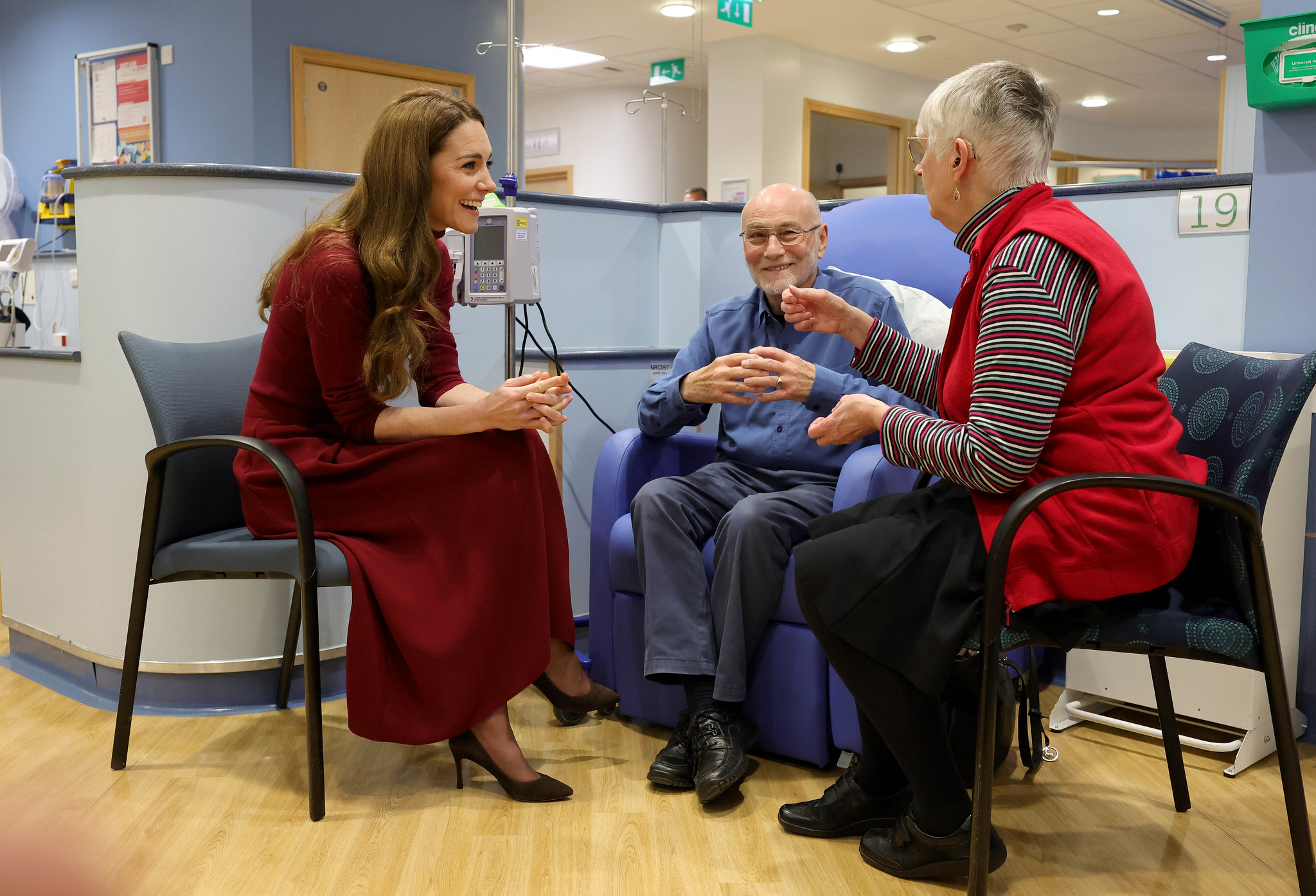 凱特王妃早前到皇家馬斯登醫院，與病友們交流。（翻攝The Royal Marsden NHS臉書）