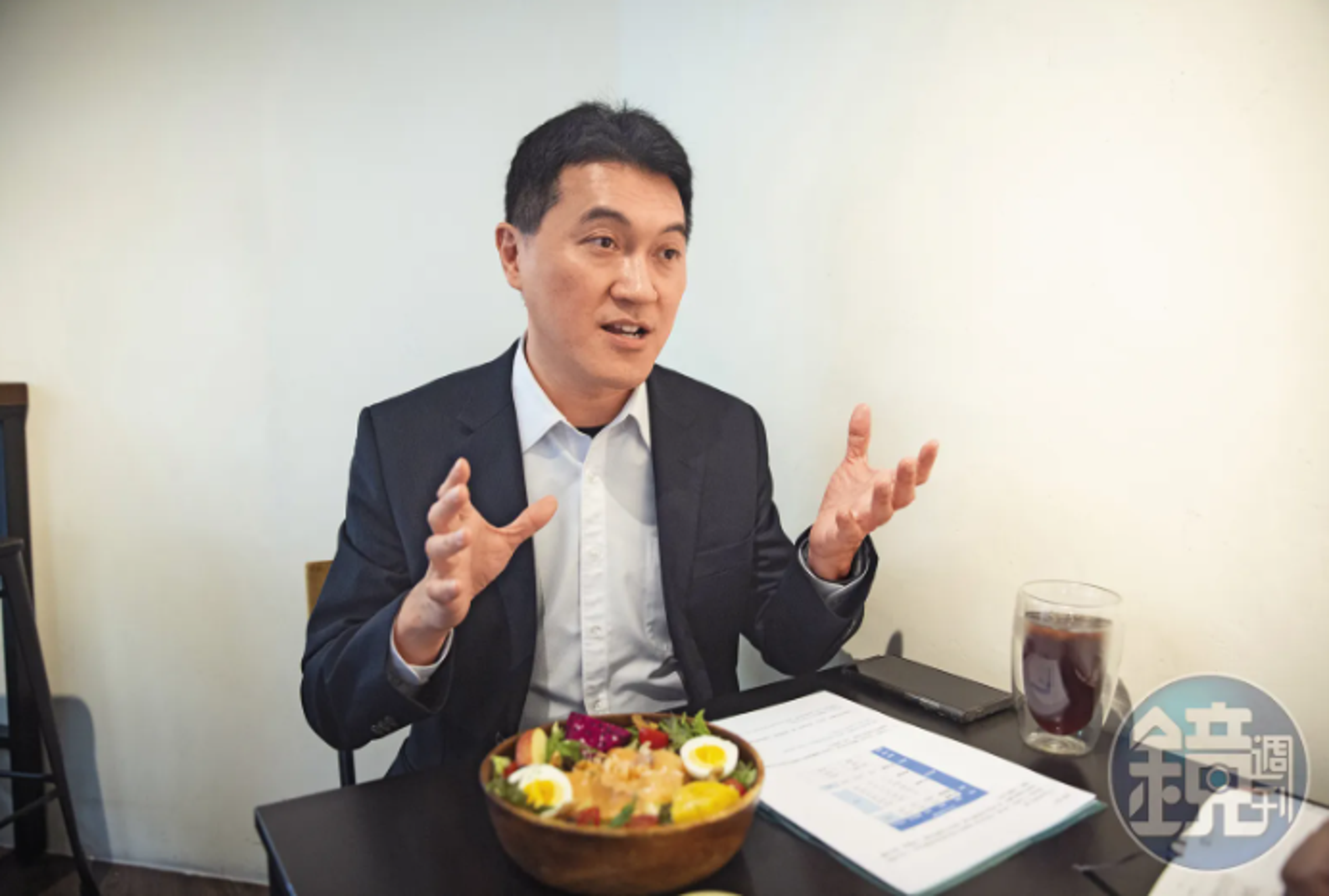 財經作家雨果40歲時改採指數化投資，在9年間累積千萬元資產。