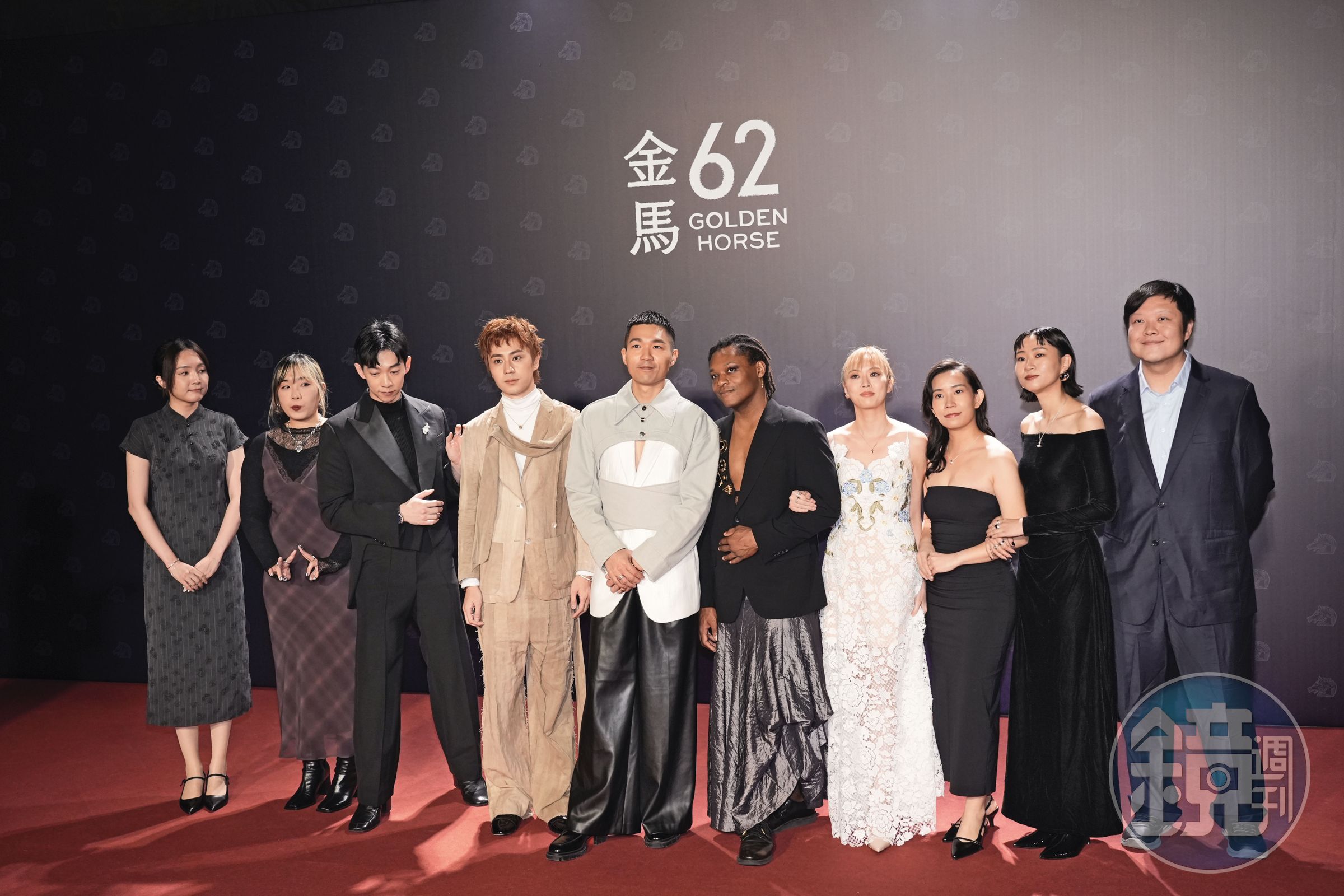 (左起)張迪文、李駿碩和Zenni Corbin在金馬紅毯合影。