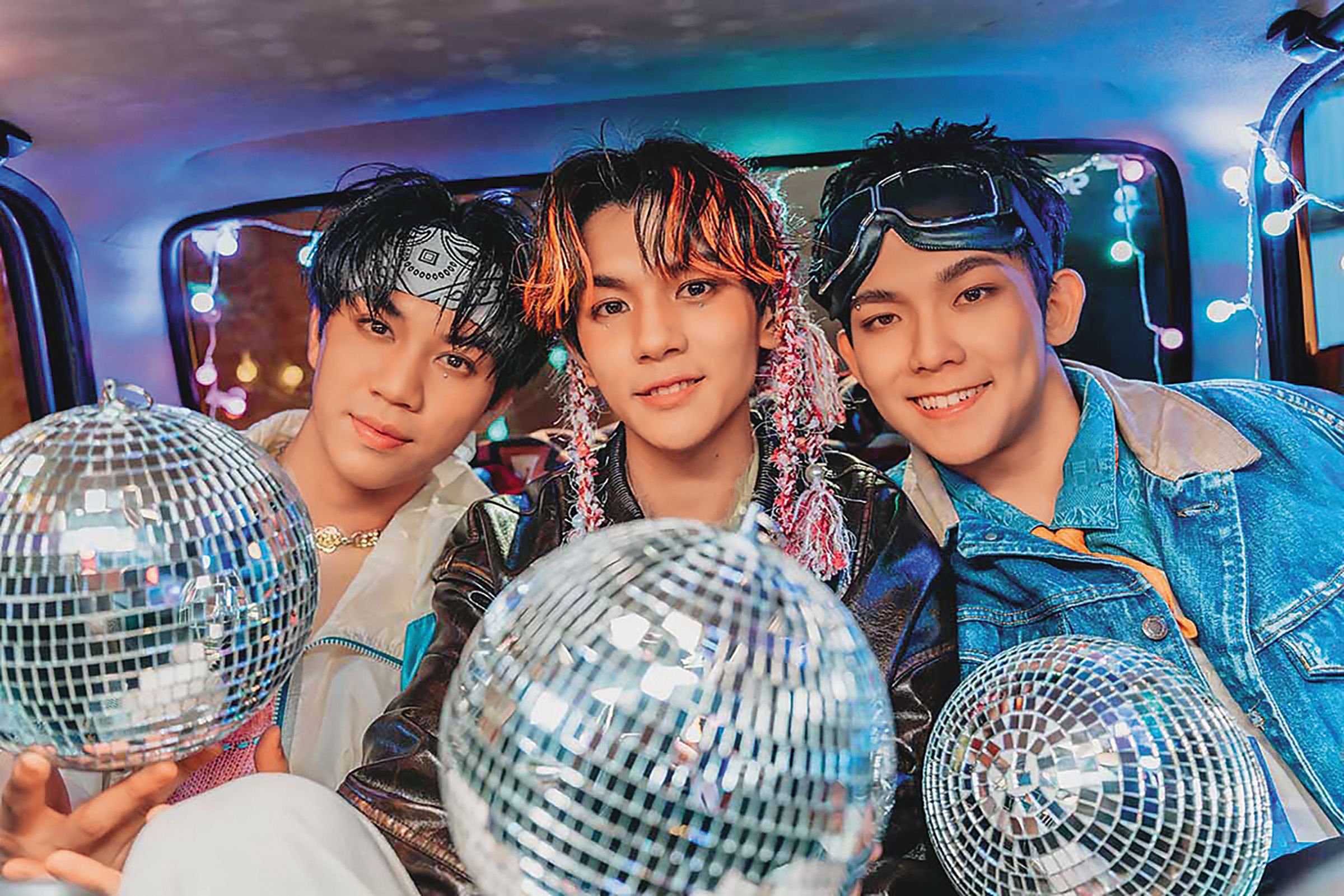 AcQUA源少年舞蹈小分隊R.Y.G.，推出復古迪斯可風格歌曲〈Disco Night〉。左起李秉諭、盧佾暘、林毓家。（種子音樂提供）