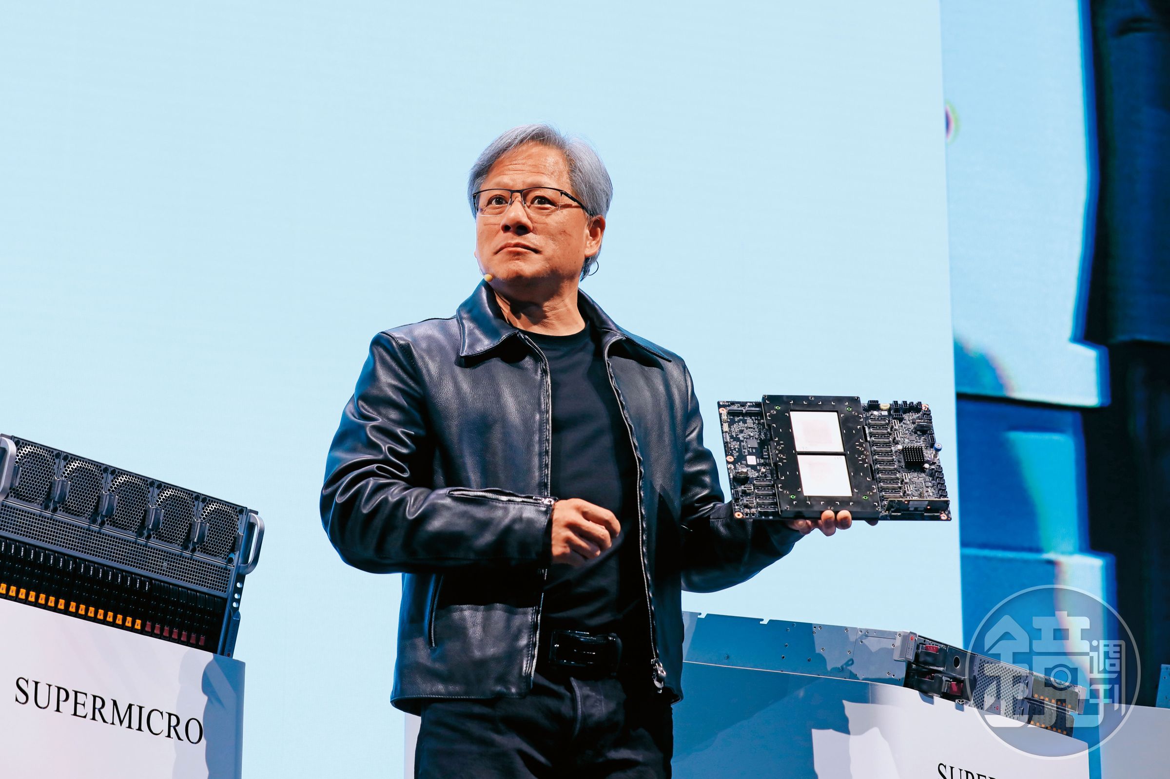 為坐穩AI龍頭寶座,輝達(NVIDIA)「銷售模式」大轉變從晶片一條龍做到伺服器與雲服務,狠甩英特爾。