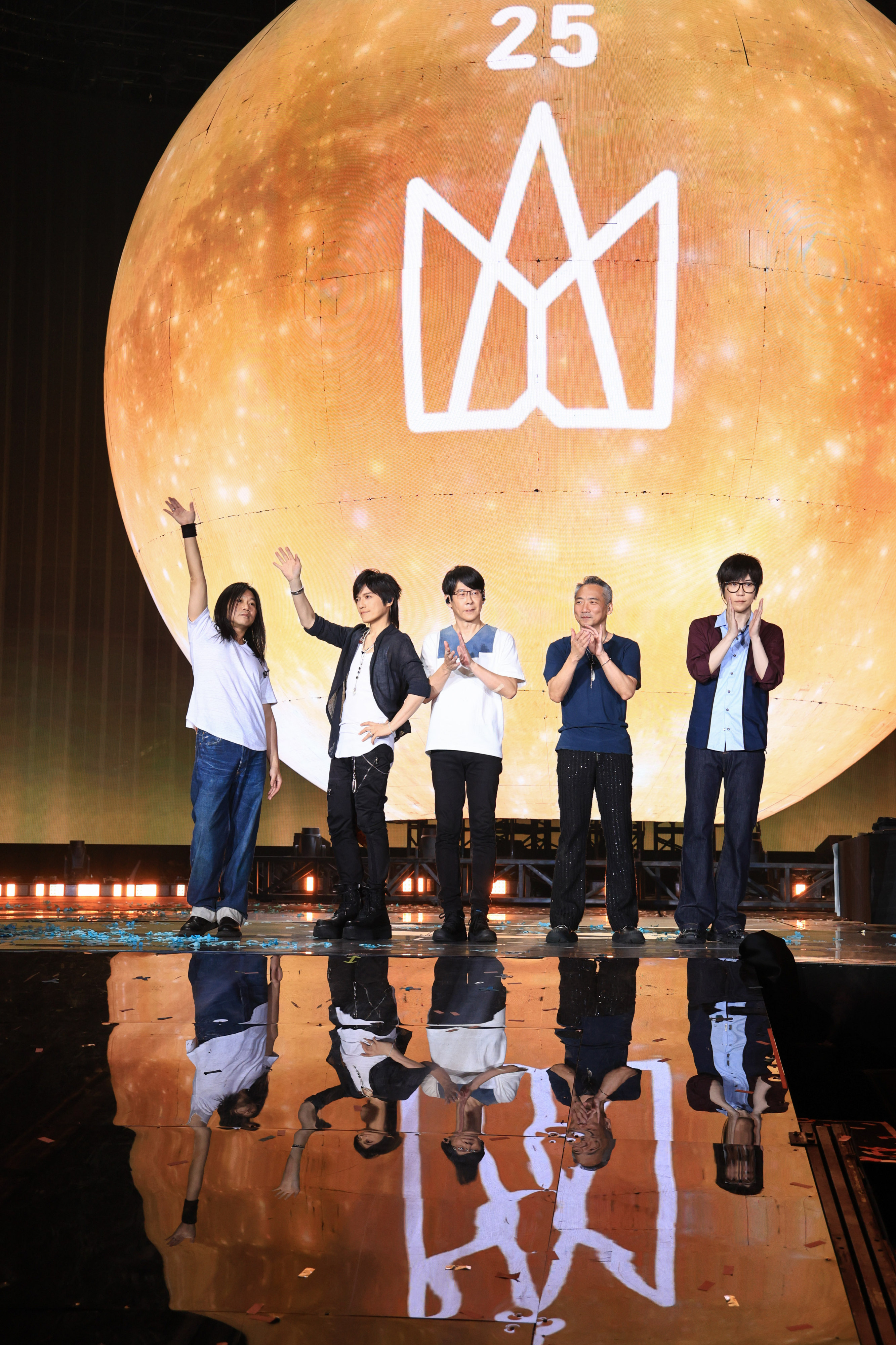 五月天大巨蛋一天兩場演出，因颱風延期後仍與歌迷相約見面，帶來滿滿經典歌曲與回憶。（相信音樂提供）