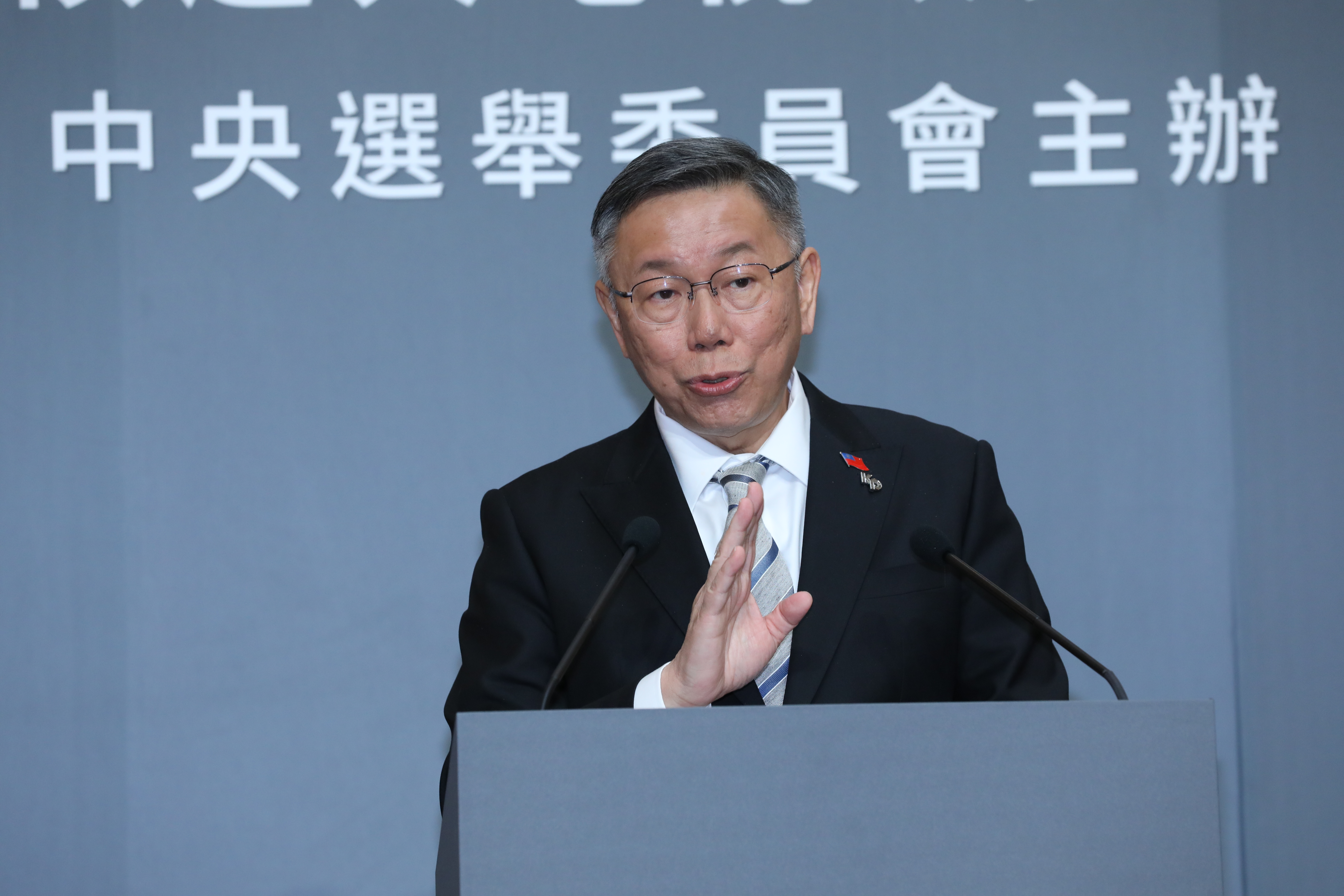 民眾黨總統候選人柯文哲遭爆，在台北市擁2戶房產，其中1戶已過戶個兒子。