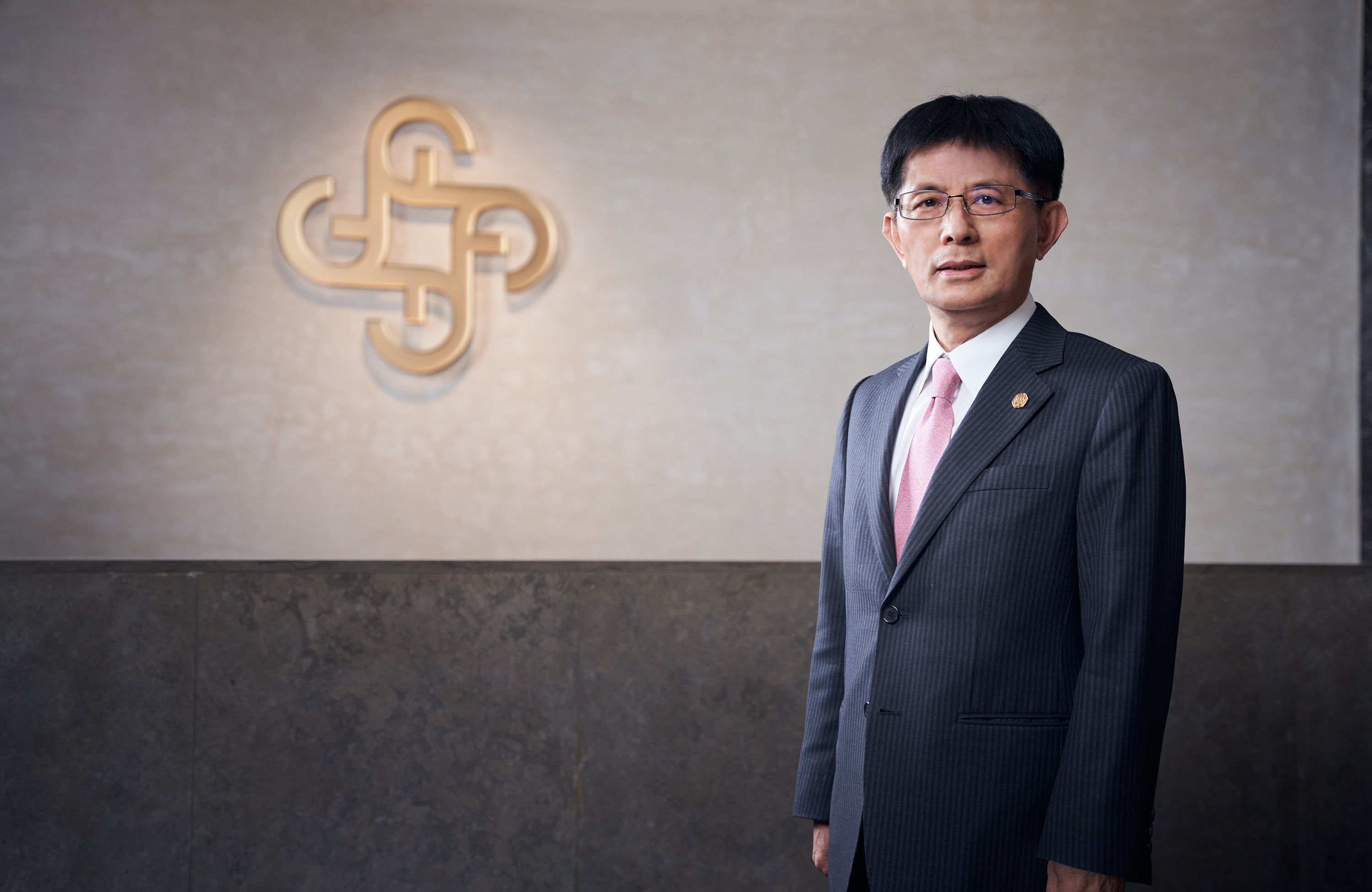 花蓮近年受到天災衝擊，中租控股捐款並啟動協助方案，以實際行動展現企業責任。（圖為中租控股董事長陳鳳龍。中租控股提供）