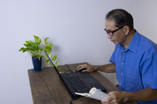 根據104高年級最新發布的《2025超高齡社會企業人才永續的新思維白皮書》，延後退休已成為趨勢。（示意圖 photoAC ）