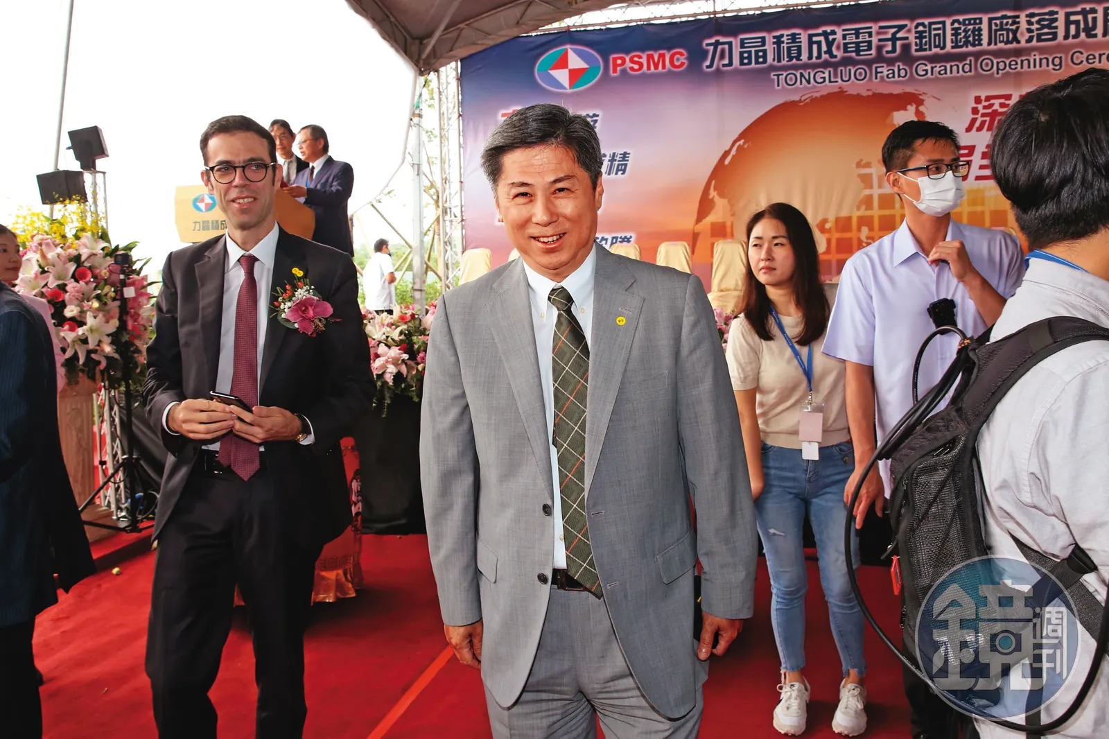 新光金大股東林伯翰也發出聲明表示，希望團結大家的支持與股權。