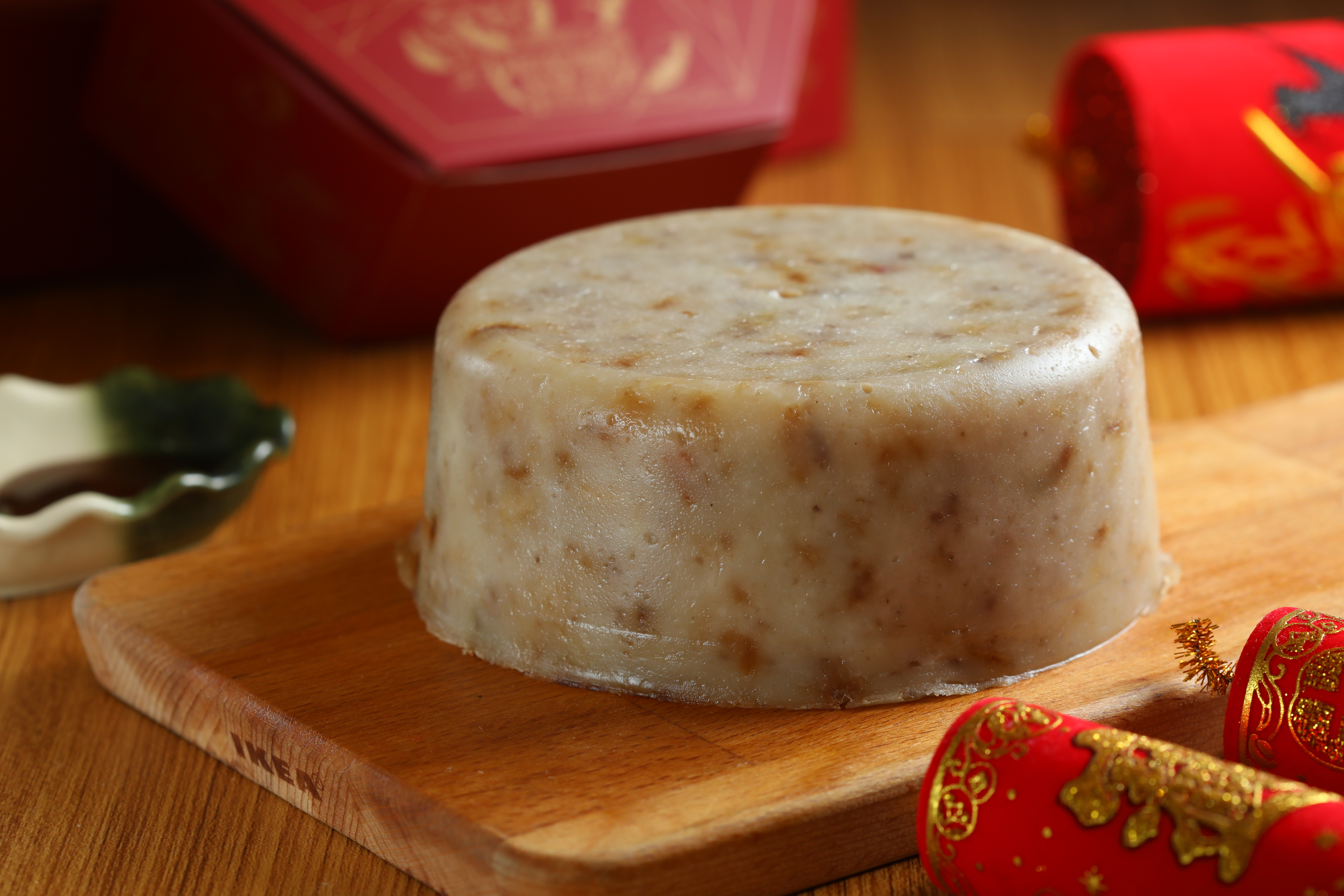 在地深耕超過50年的老字號蘿蔔糕品牌「曾家莊」，「鹹甜糕」是年節限定的隱藏美味。