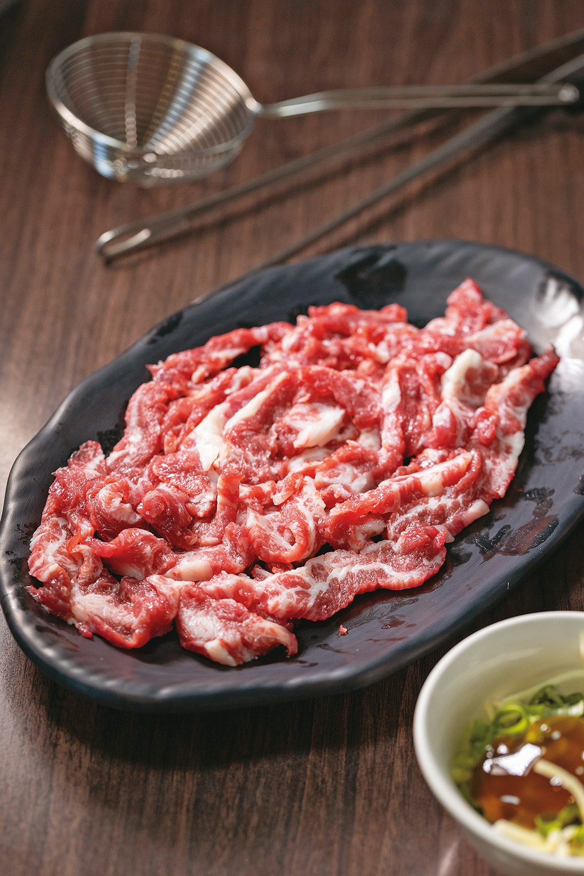 「肚子肉」脂肪較集中,主打鮮嫩路線。(300元/小份、550元/大份)