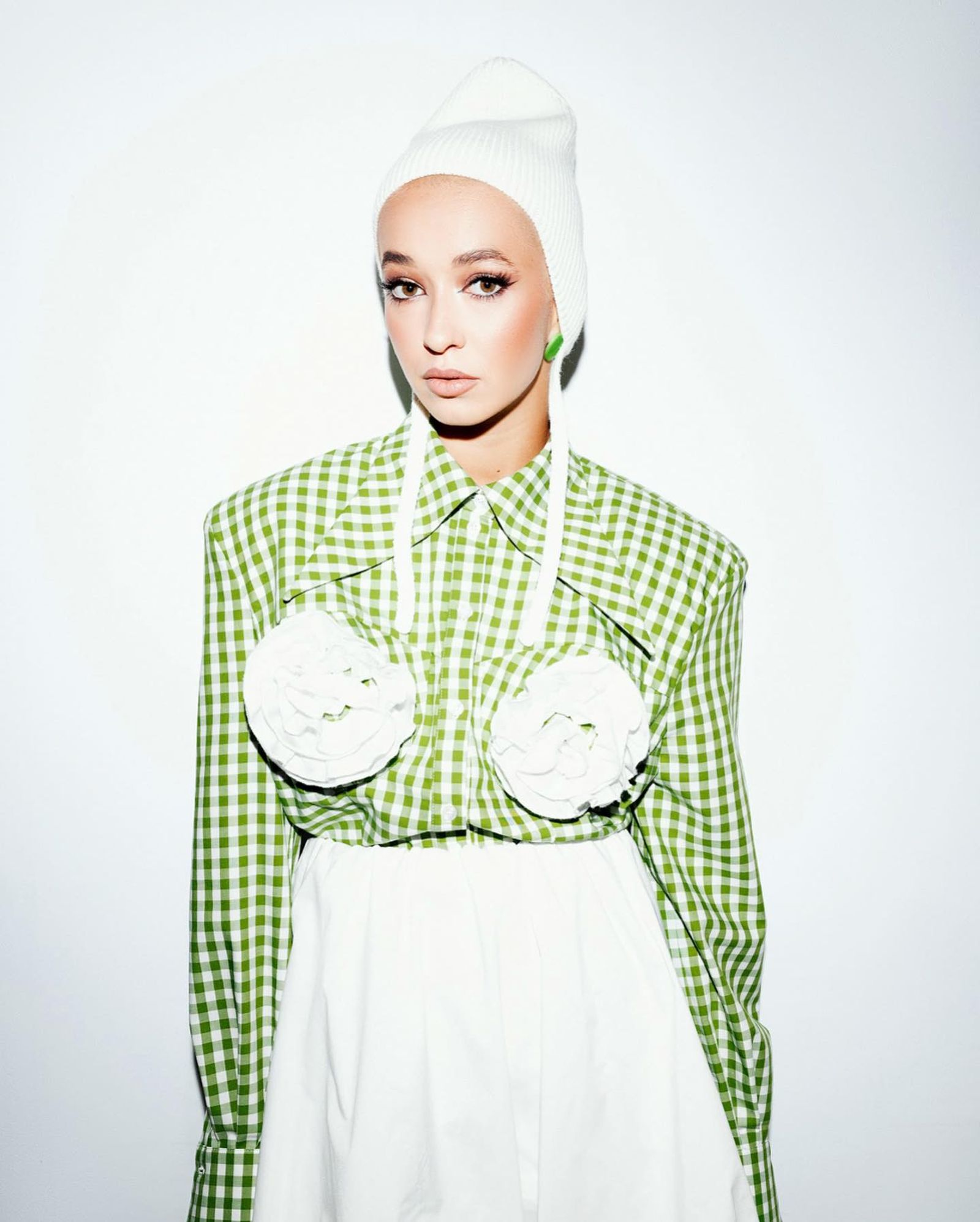 俄羅斯知名網紅愛莎水中分娩痛失愛子。（翻攝自aishachigga IG）