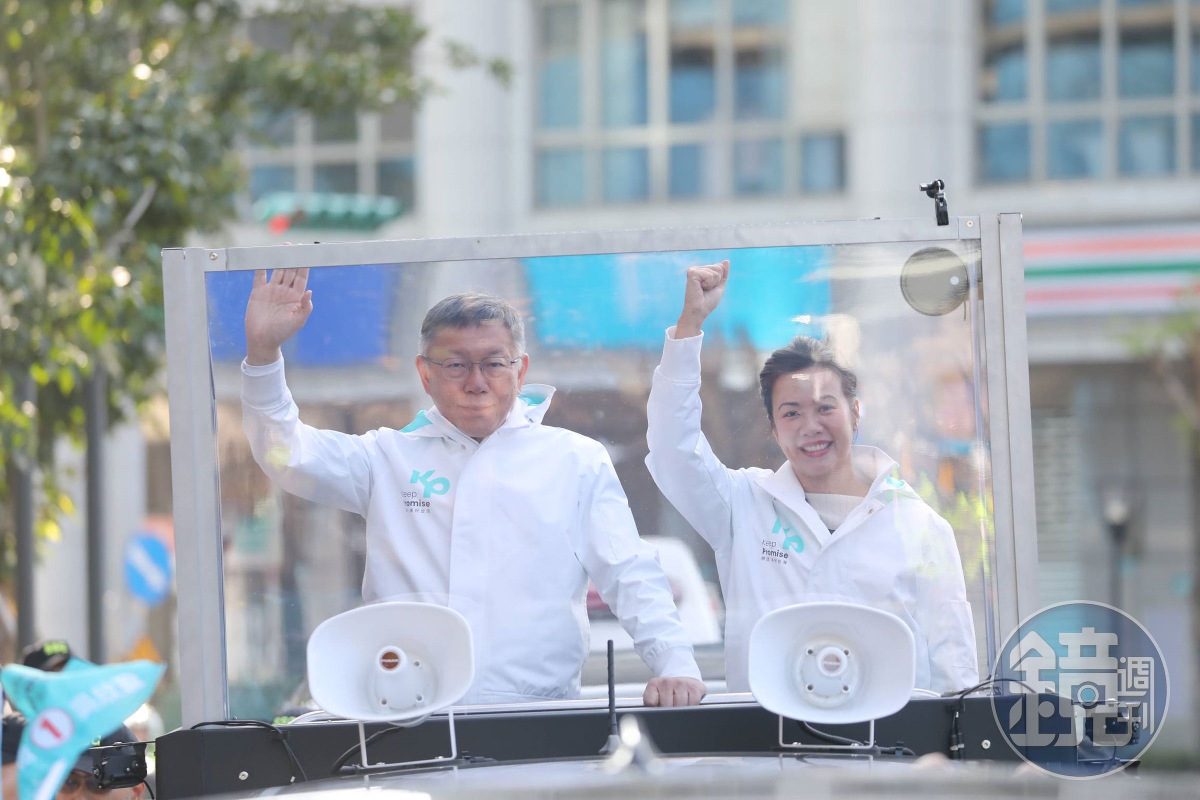 柯文哲認為侯友宜再拋藍白合6點協議別有居心,開酸對方不能替國民黨做主。