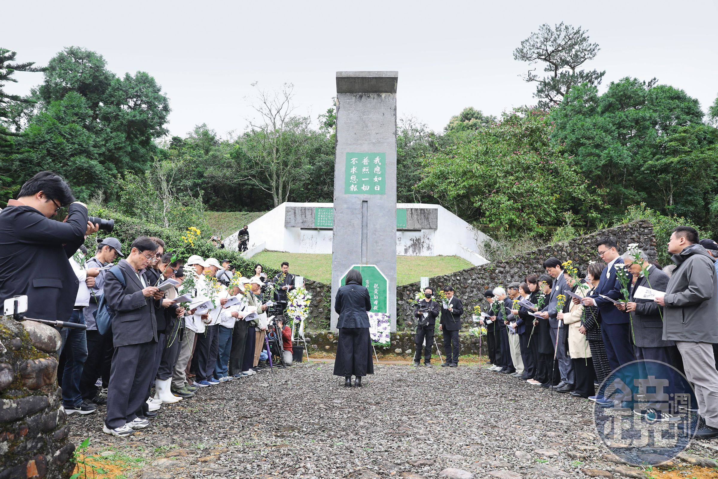 《世紀血案》引發爭議，該劇演員李千娜日前表示將把片酬捐予慈林基金會，以表歉意，慈林2月28日以新聞稿表示，婉拒李的捐款。圖為林宅血案46年，慈林基金會在宜蘭林家墓園舉行追思會。（蘇立坤攝）
