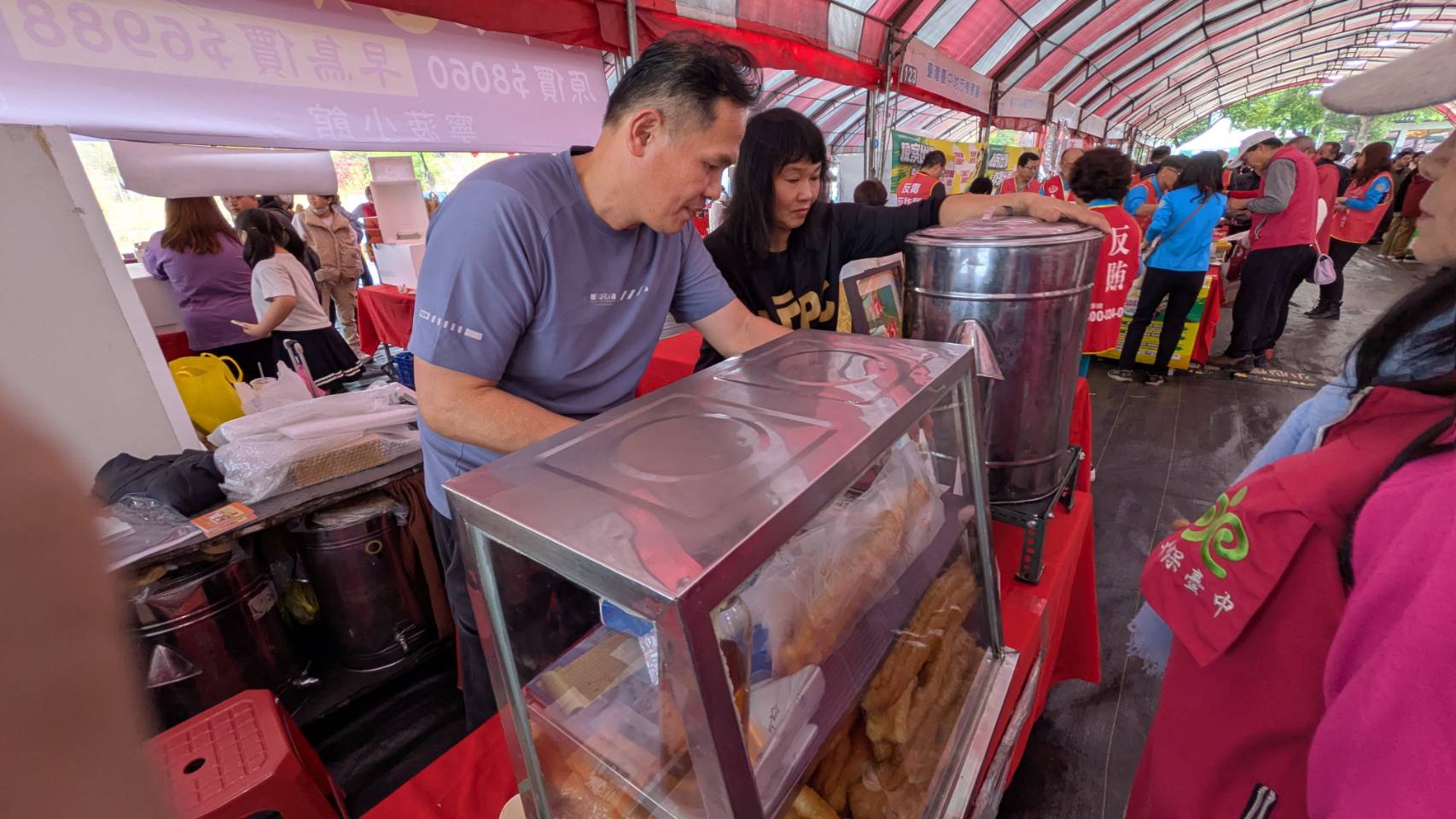 更生人阿源與女友創業成功，開始新人生。