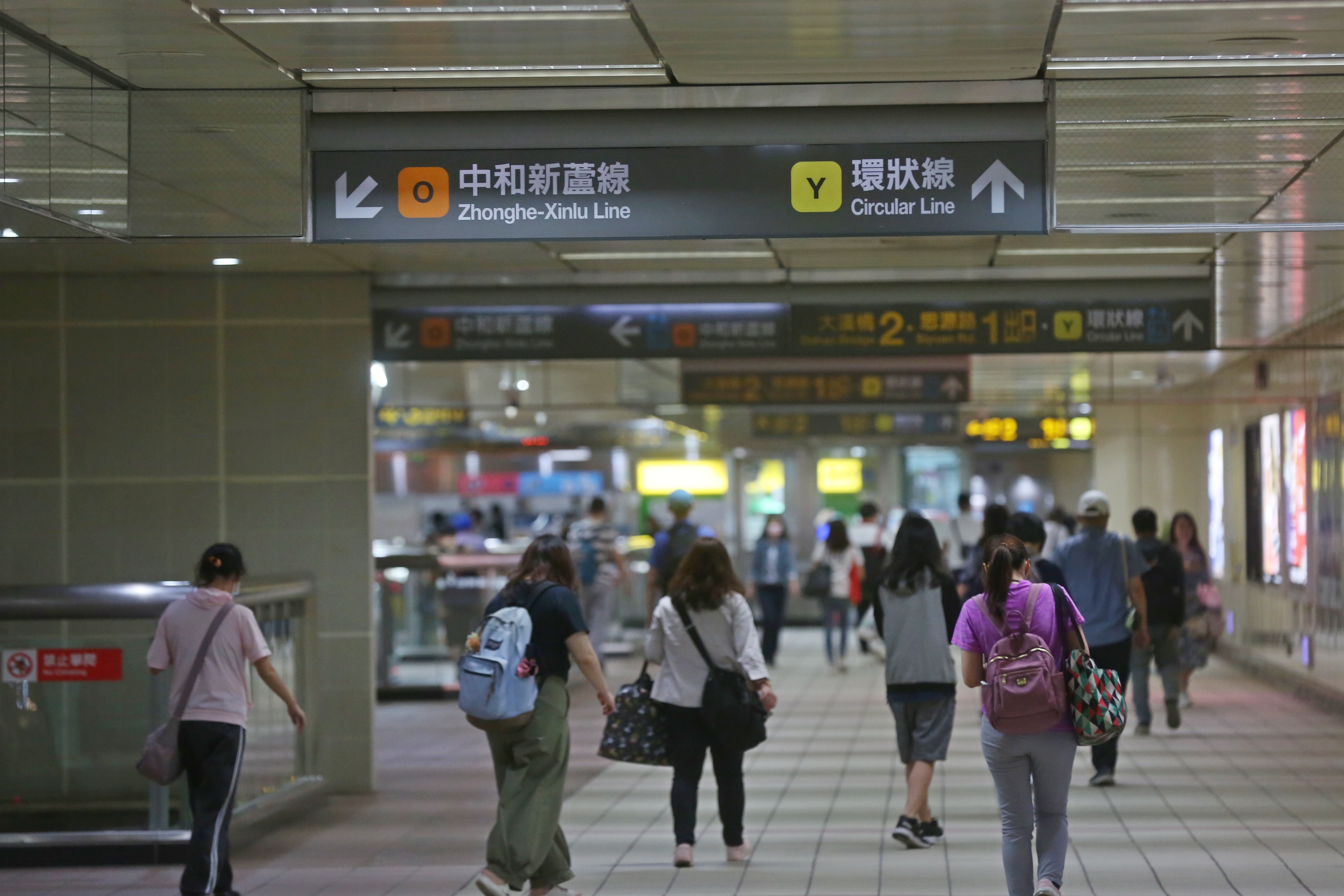 新北捷運今（7日）早臨時公告，新北環狀線目前因大坪林站至十四張站間轉轍器異常，目前暫時無法定位。（本刊資料照）