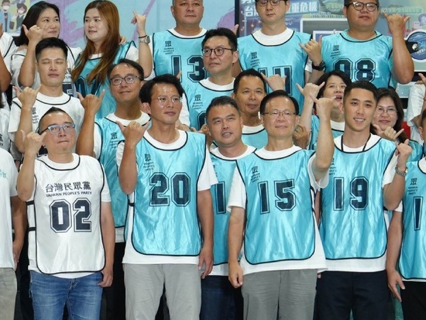 民眾黨黨主席黃國昌大讚張啓楷是絕對有資格當縣市長的人才。（翻攝自民眾黨粉絲專頁）