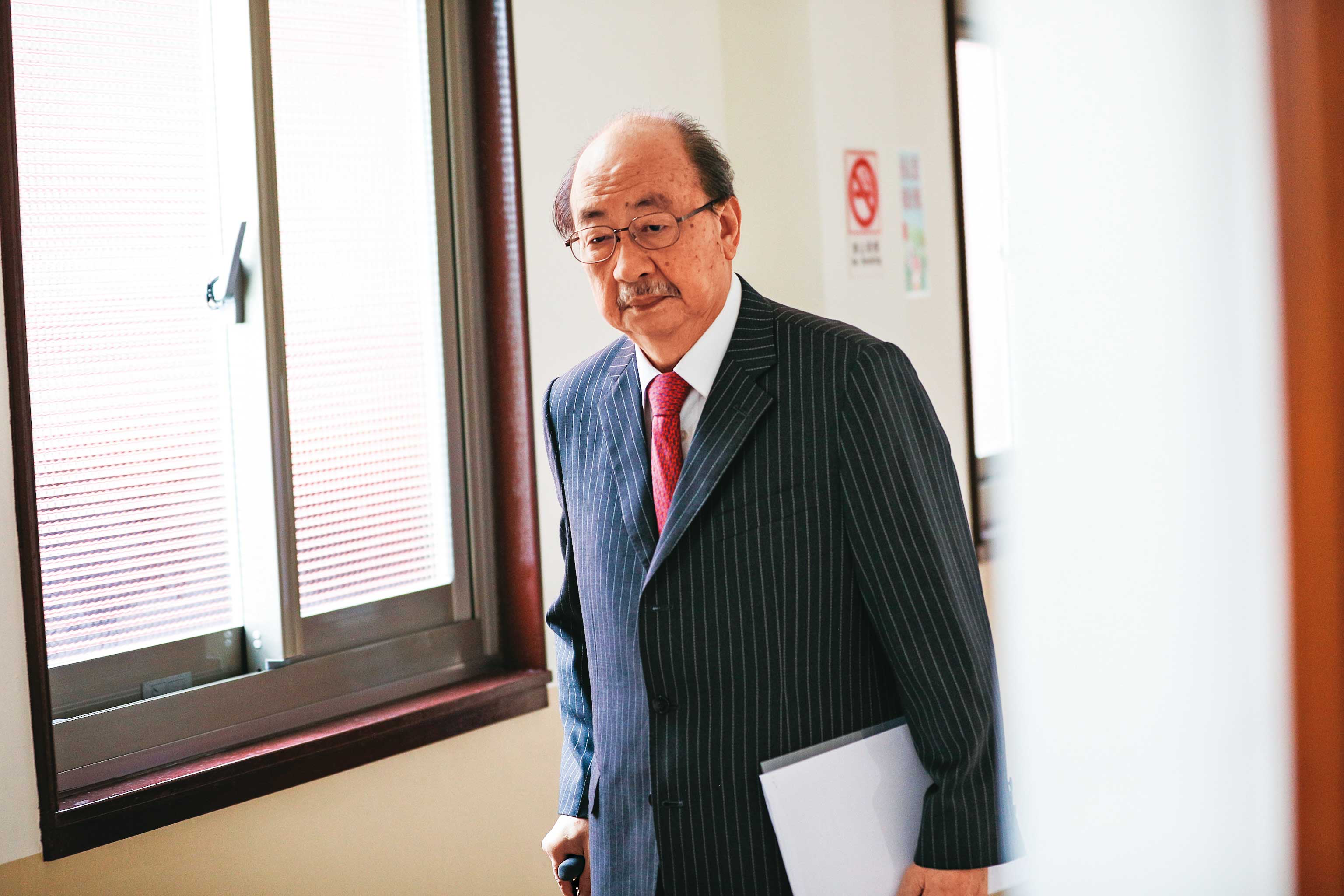 民進黨立院總召柯建銘近日砲火猛烈，揚言罷免國民黨41個區域立委。