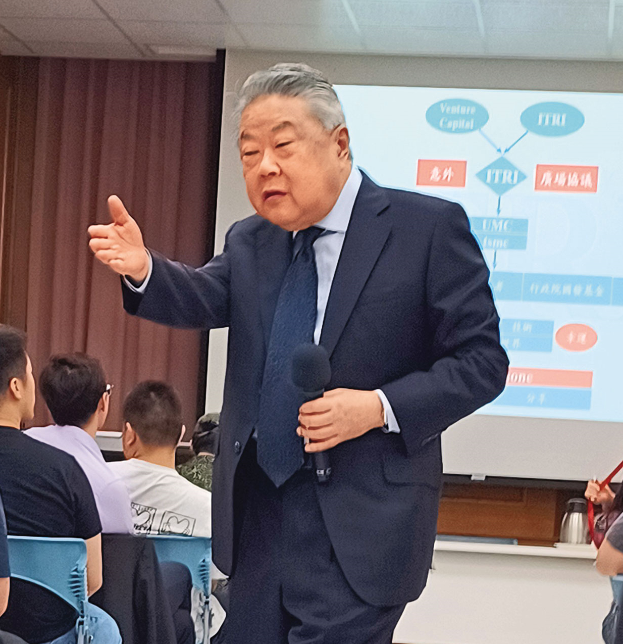 綽號「CK楊」的藍營金主楊建綱,是各方積極攏絡重要人士之一。