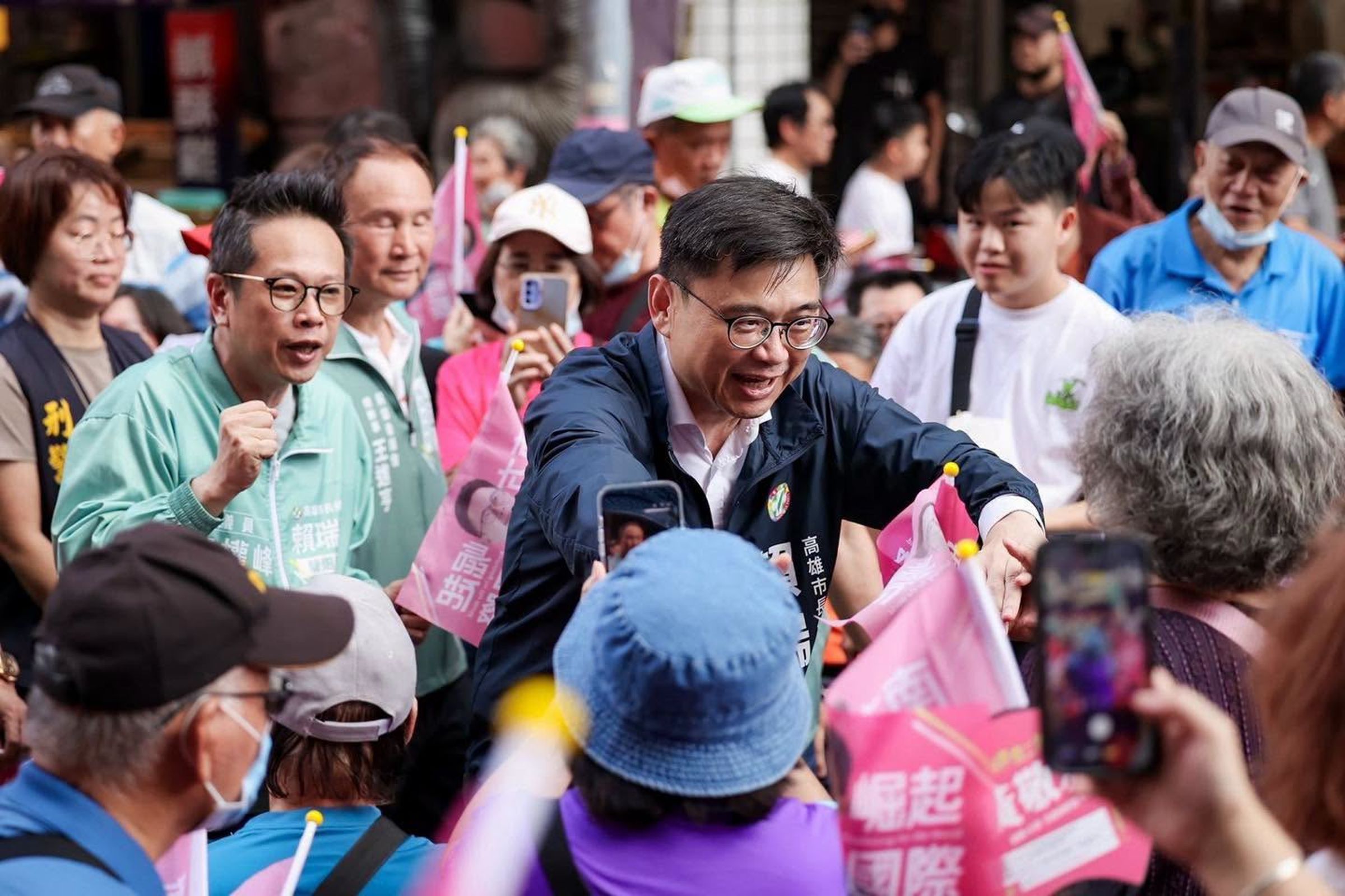 賴瑞隆在前鎮後援會以「起家厝」為訴求，強調地方連結。（圖／賴瑞隆粉絲專頁）