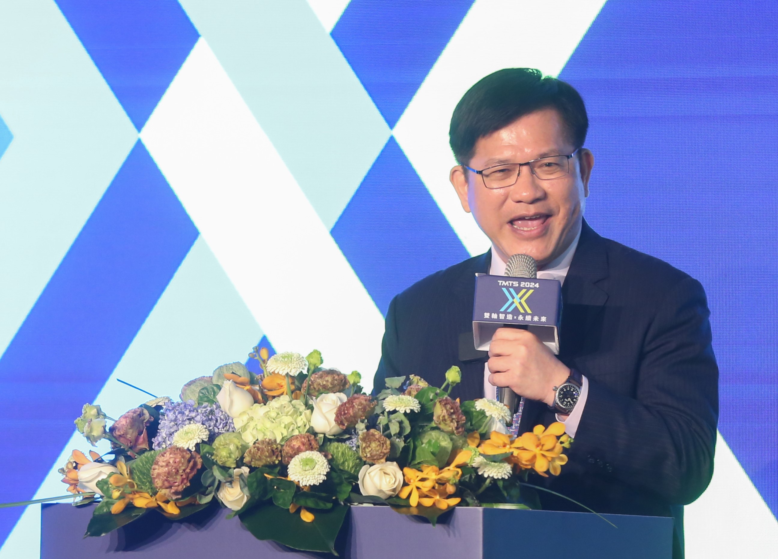 外交部長林佳龍以賴清德總統特使的身分，率團從桃園機場啟程出訪拉美及加勒比海。（本刊資料照）