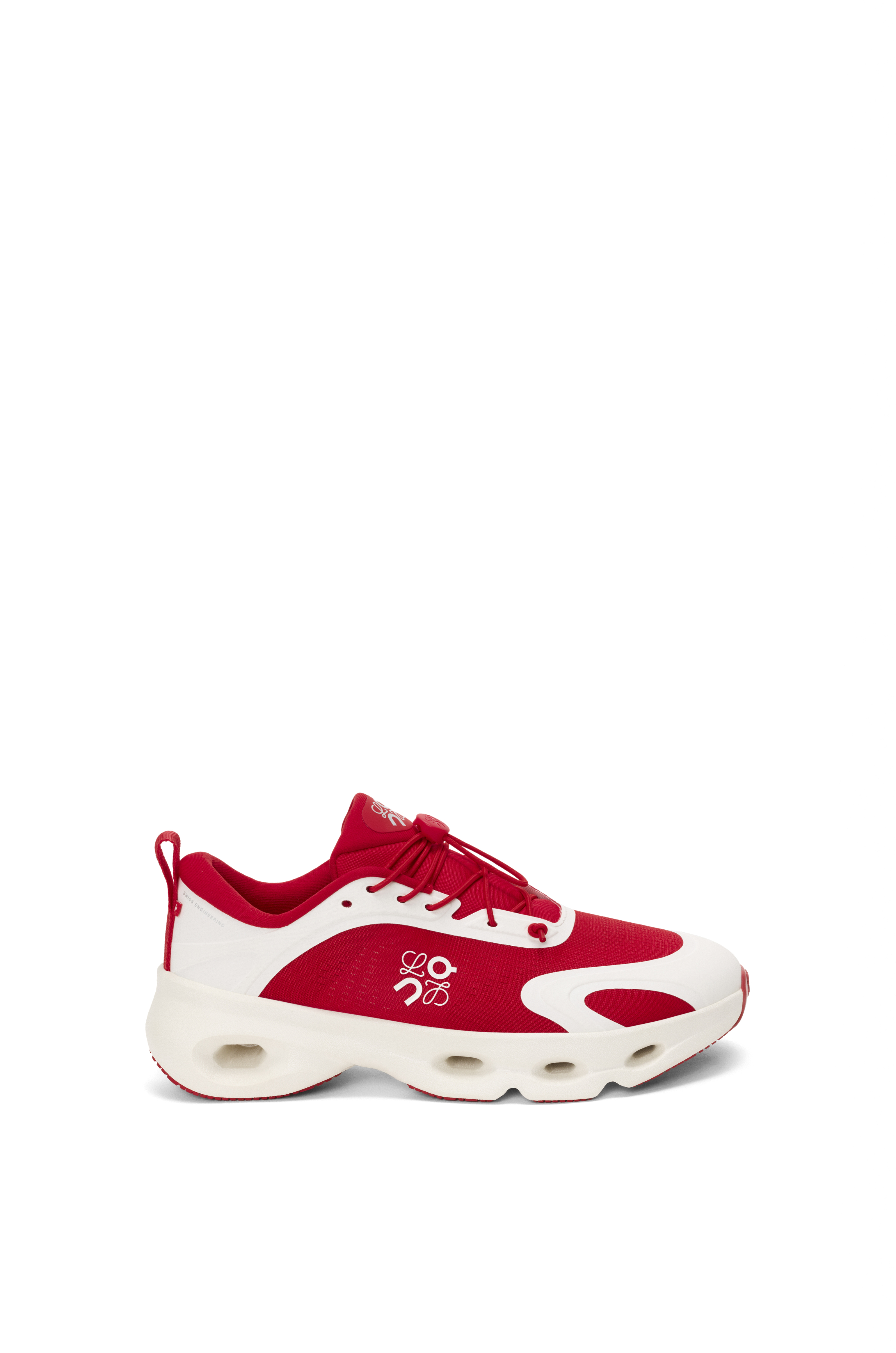 Cloudsolo女士跑鞋。NT$22,000（LOEWE提供）