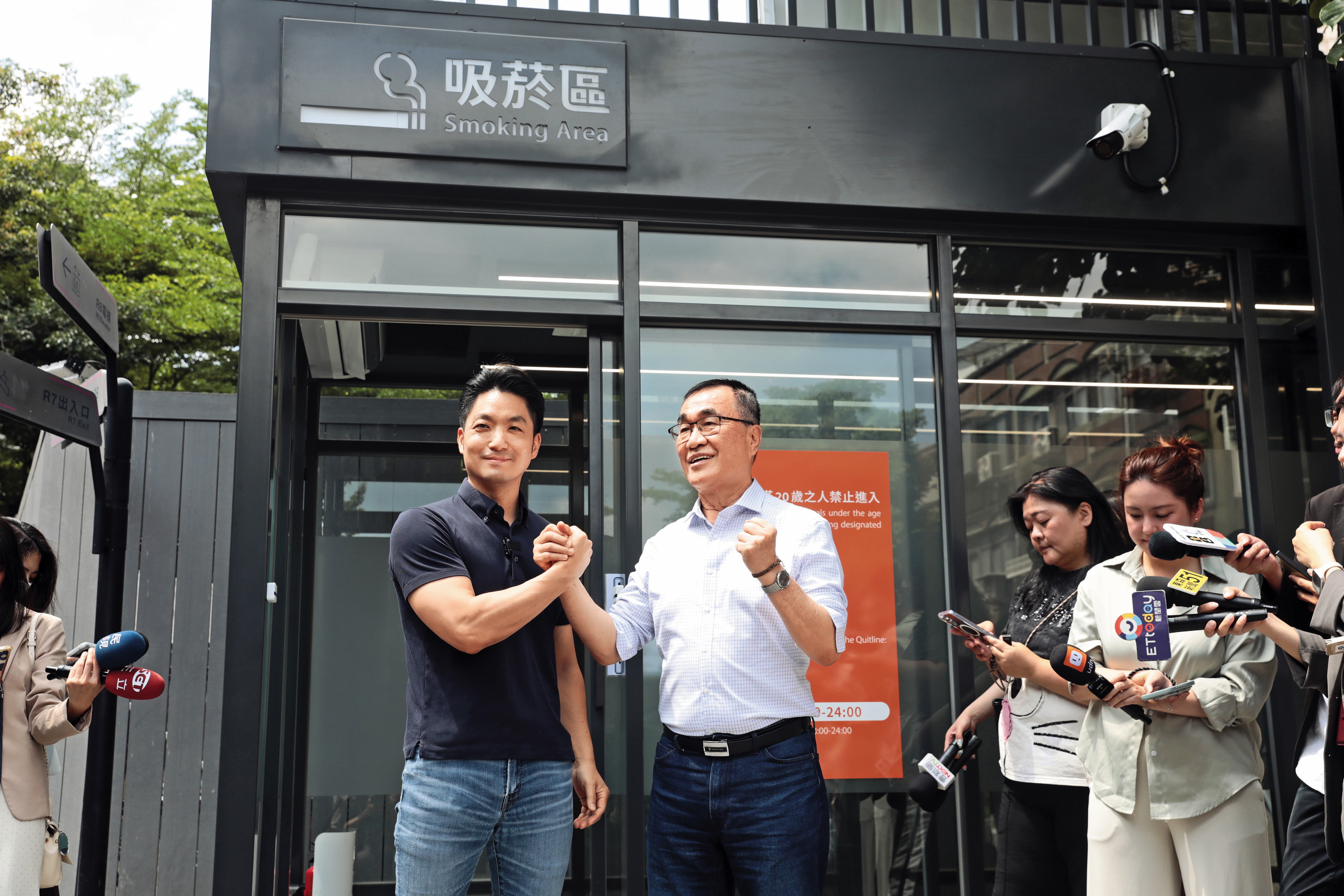 蔣萬安推動無菸城市，也力挺李四川提出的雙北共治概念，2人競選策略將「打配合」。（鏡報林煒凱）