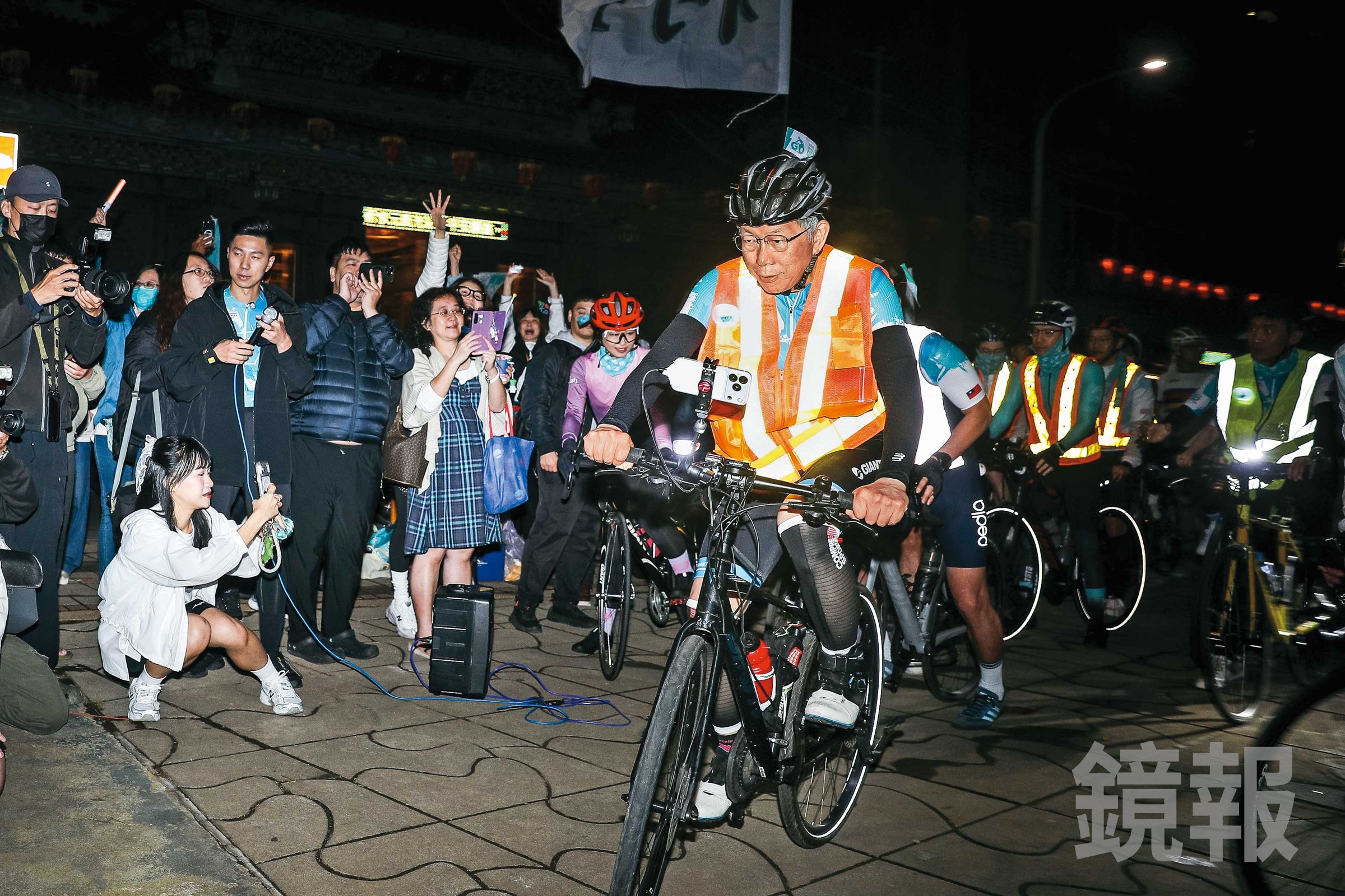 柯文哲復出政壇,連帶拉抬了民眾黨聲勢。(鏡報鄒保祥)