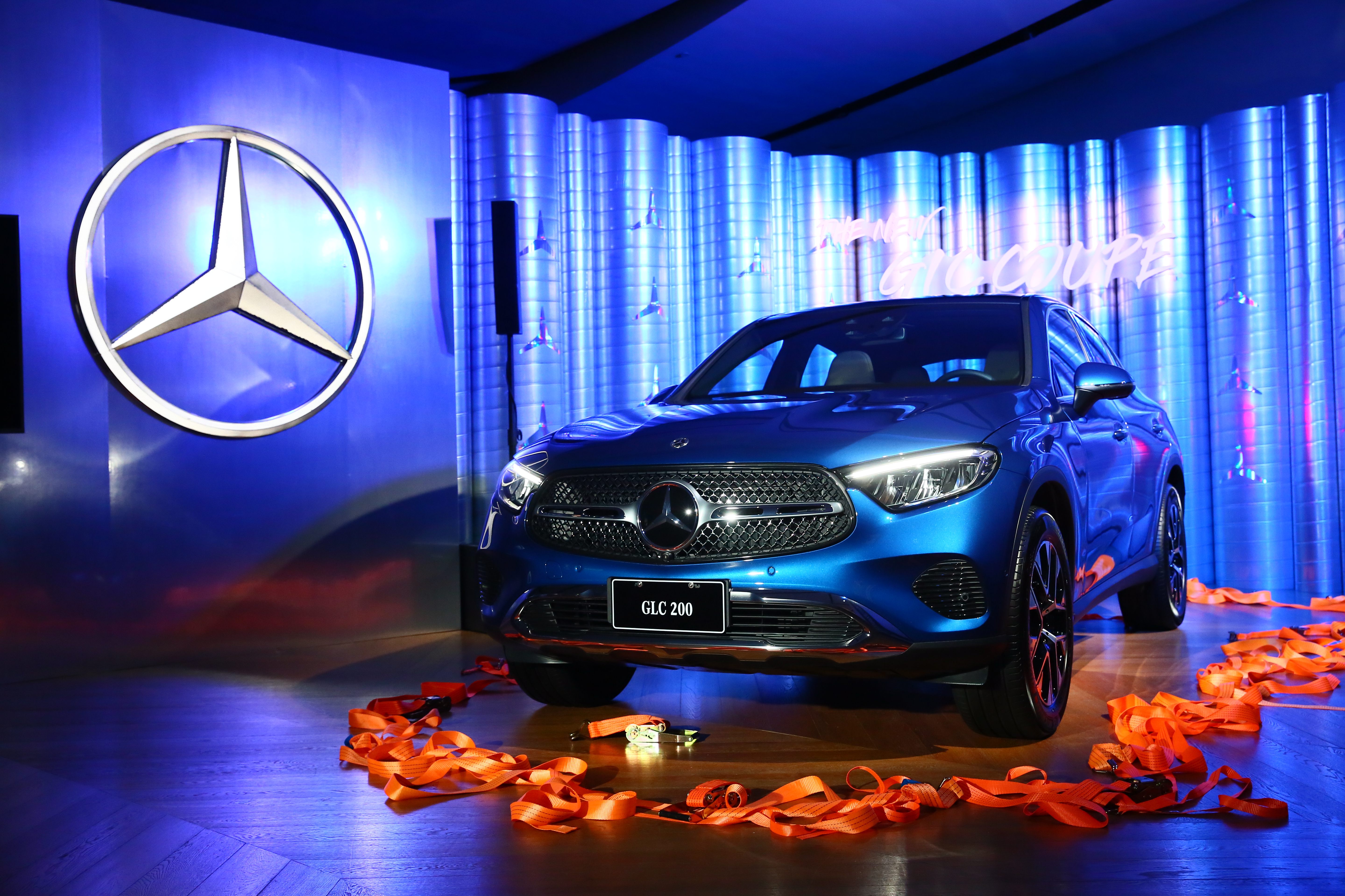 賓士以些微差距擊敗LEXUS奪回9月豪華車進口車王座。