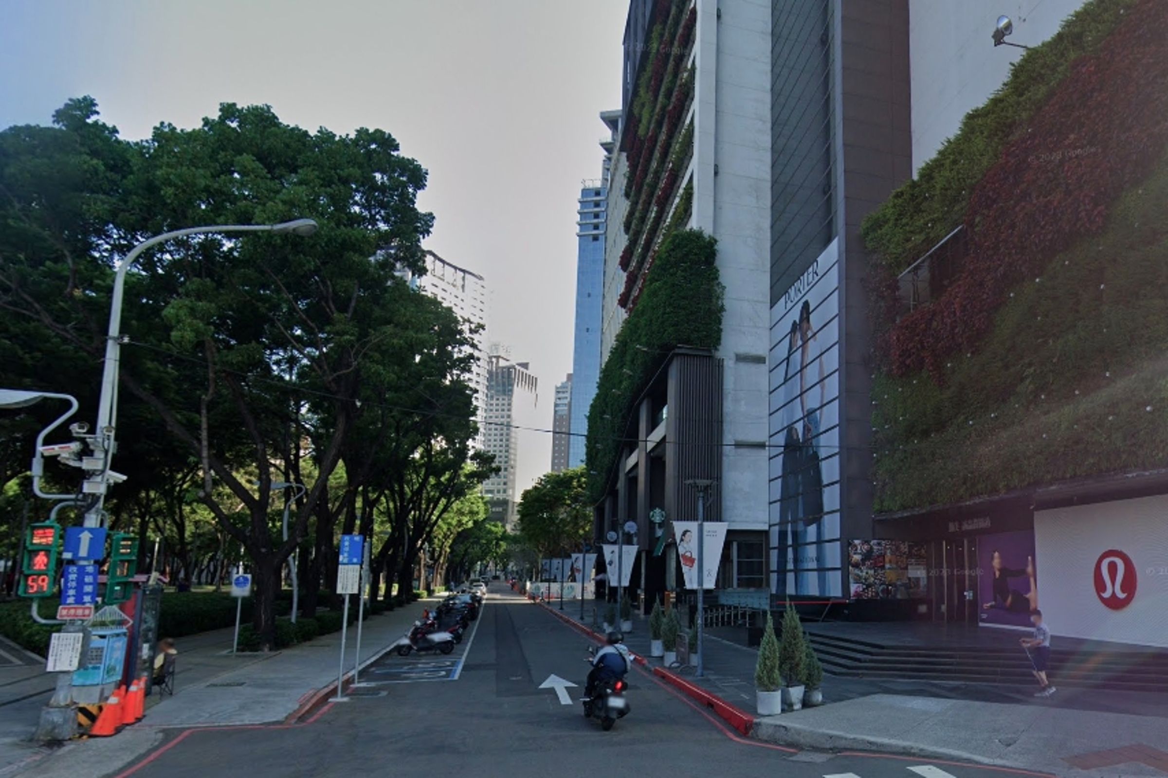 台中勤美誠品綠園道又傳出墜樓事件。(示意圖,翻攝自Google Maps)