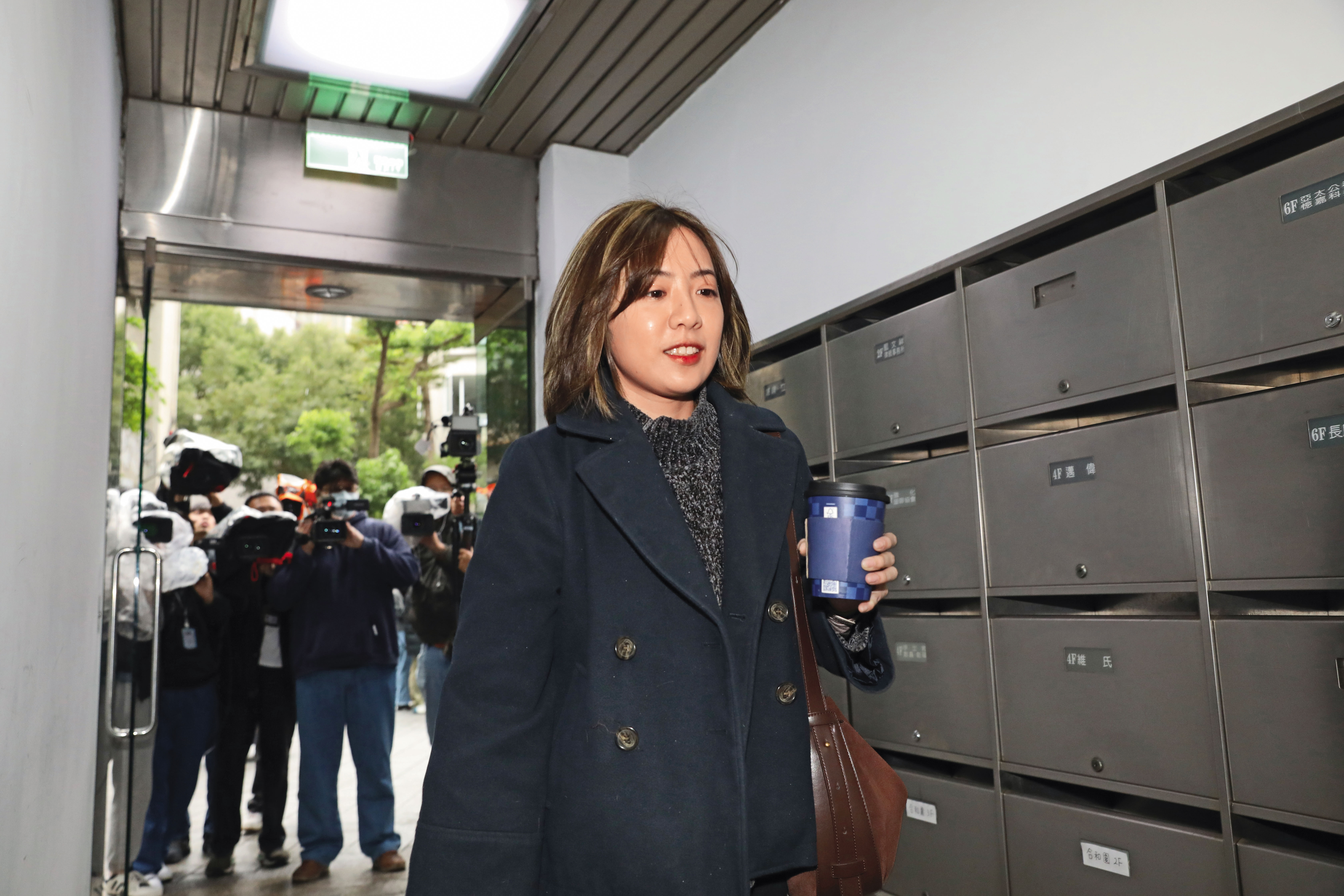 北市議員「學姐」黃瀞瑩因折扣碼捲入政治獻金抽佣風暴。