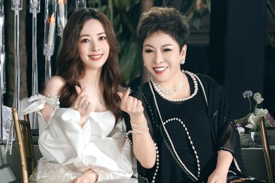  郭碧婷跟婆婆向太（陳嵐）婆媳關係緊密。（翻攝微博）