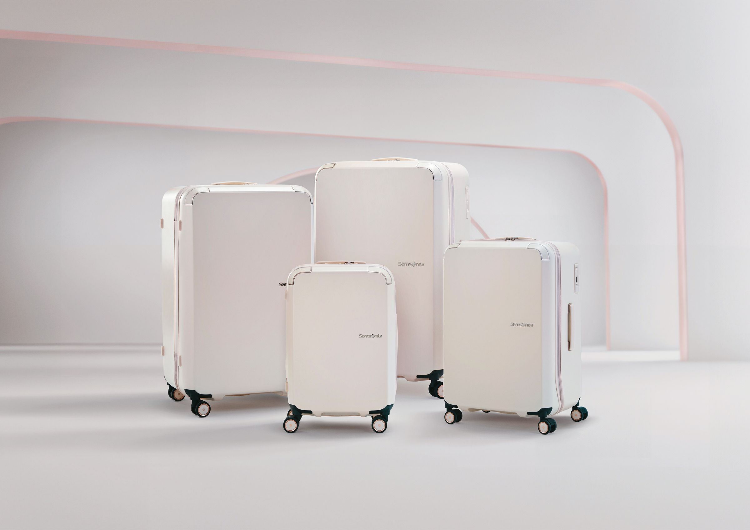 Zenpod系列的象牙白色簡約精緻又低調俐落。(Samsonite提供)