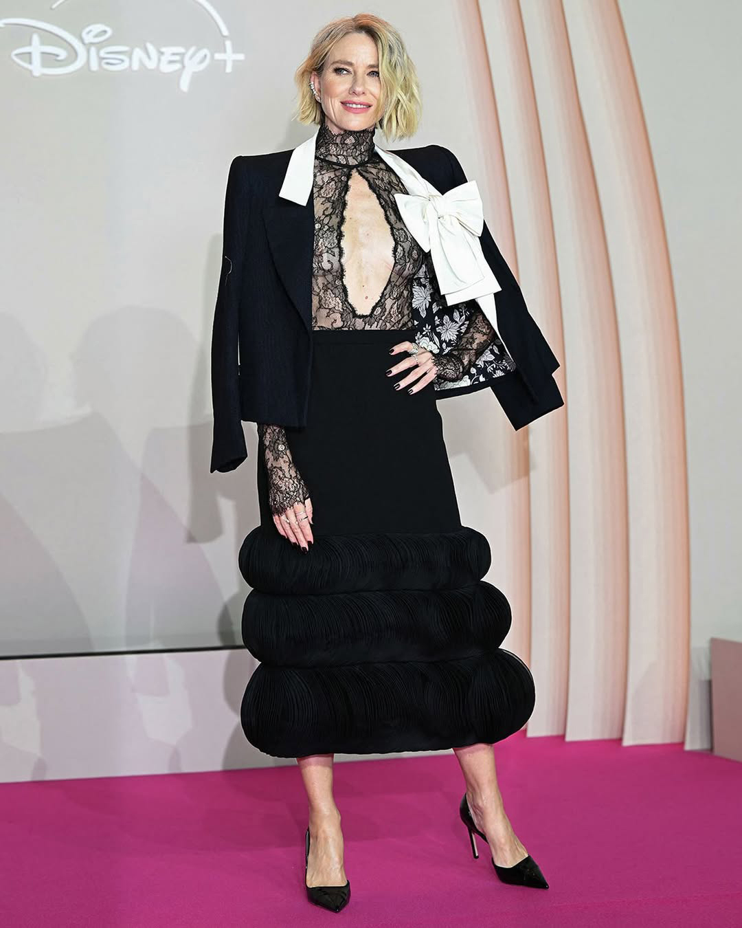 Valentino高訂系列是女星走紅毯的不敗首選，圖為女星Naomi Watts。	（翻攝自maisonvalentino IG）