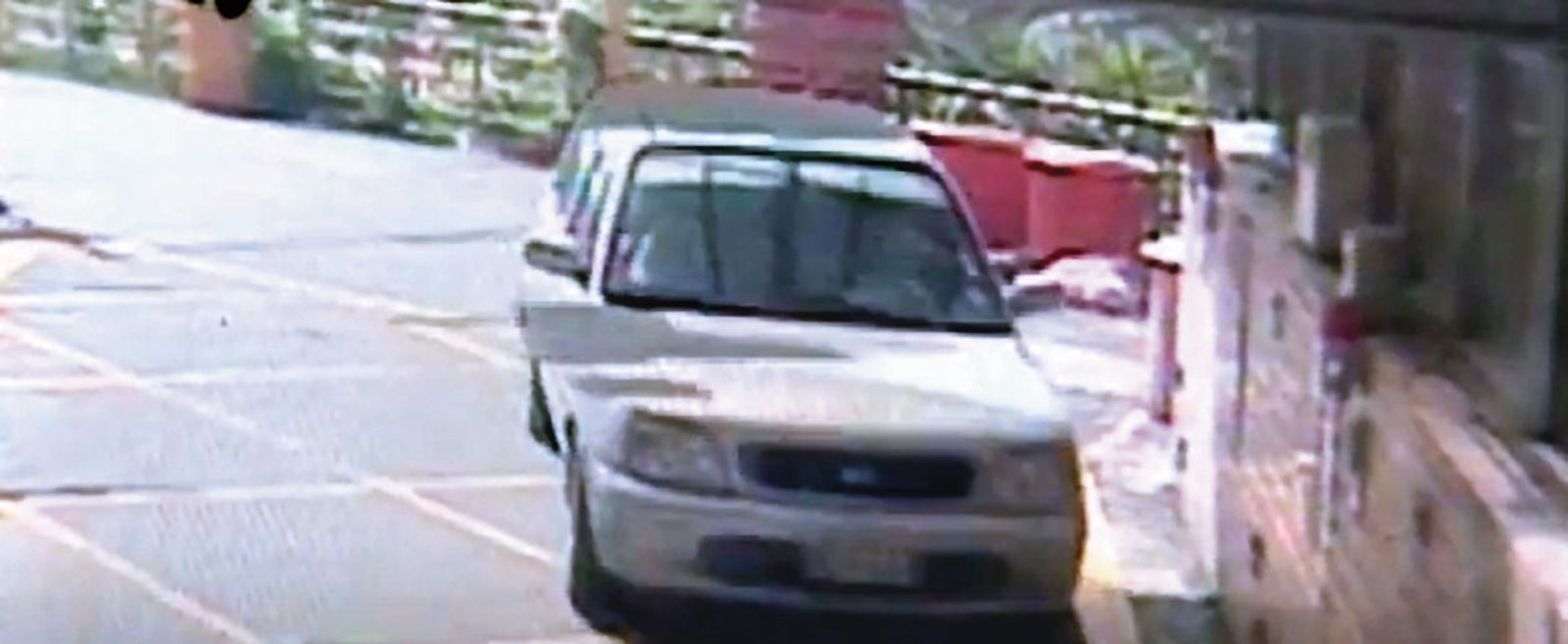 梁男殺害黎女後，向養母商借車子（圖）將死者載往陽明山棄屍。（翻攝畫面）